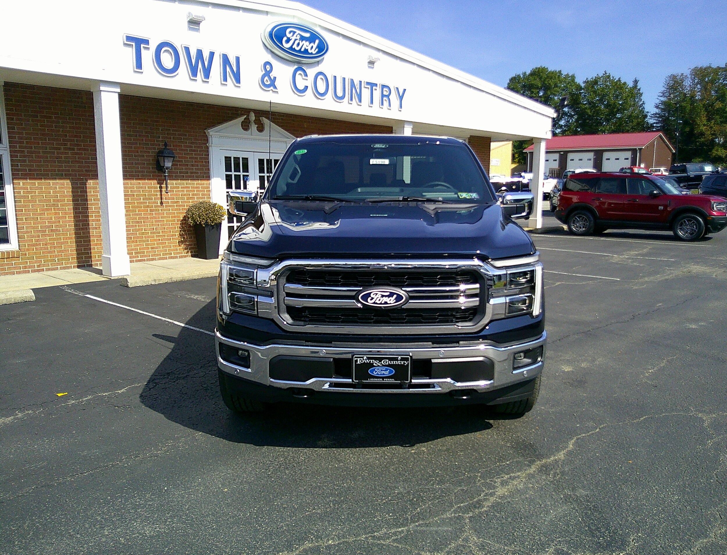 2025 Ford F-150 Lariat photo 3