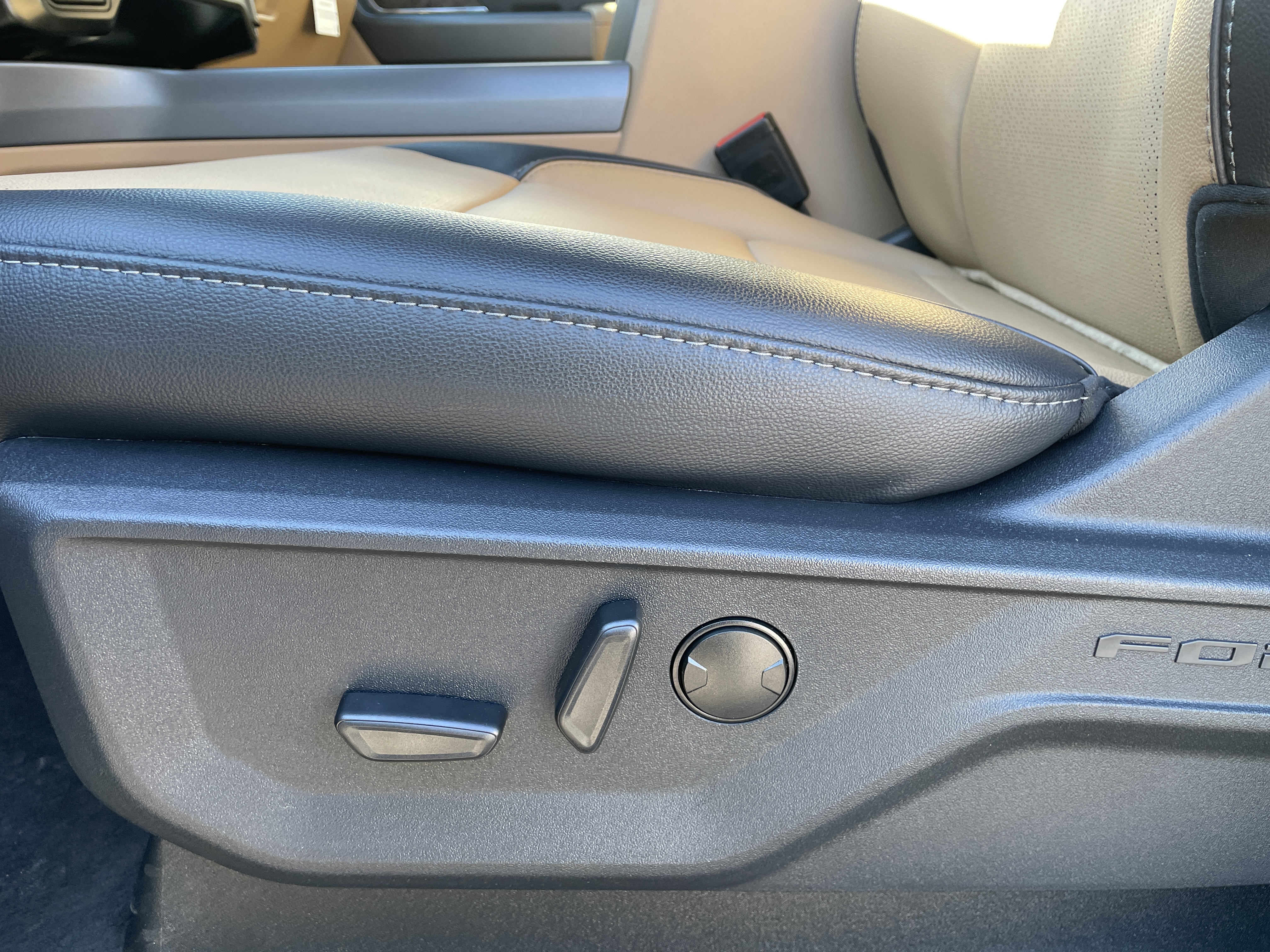 2027 Ford Super Duty photo 13 of 39