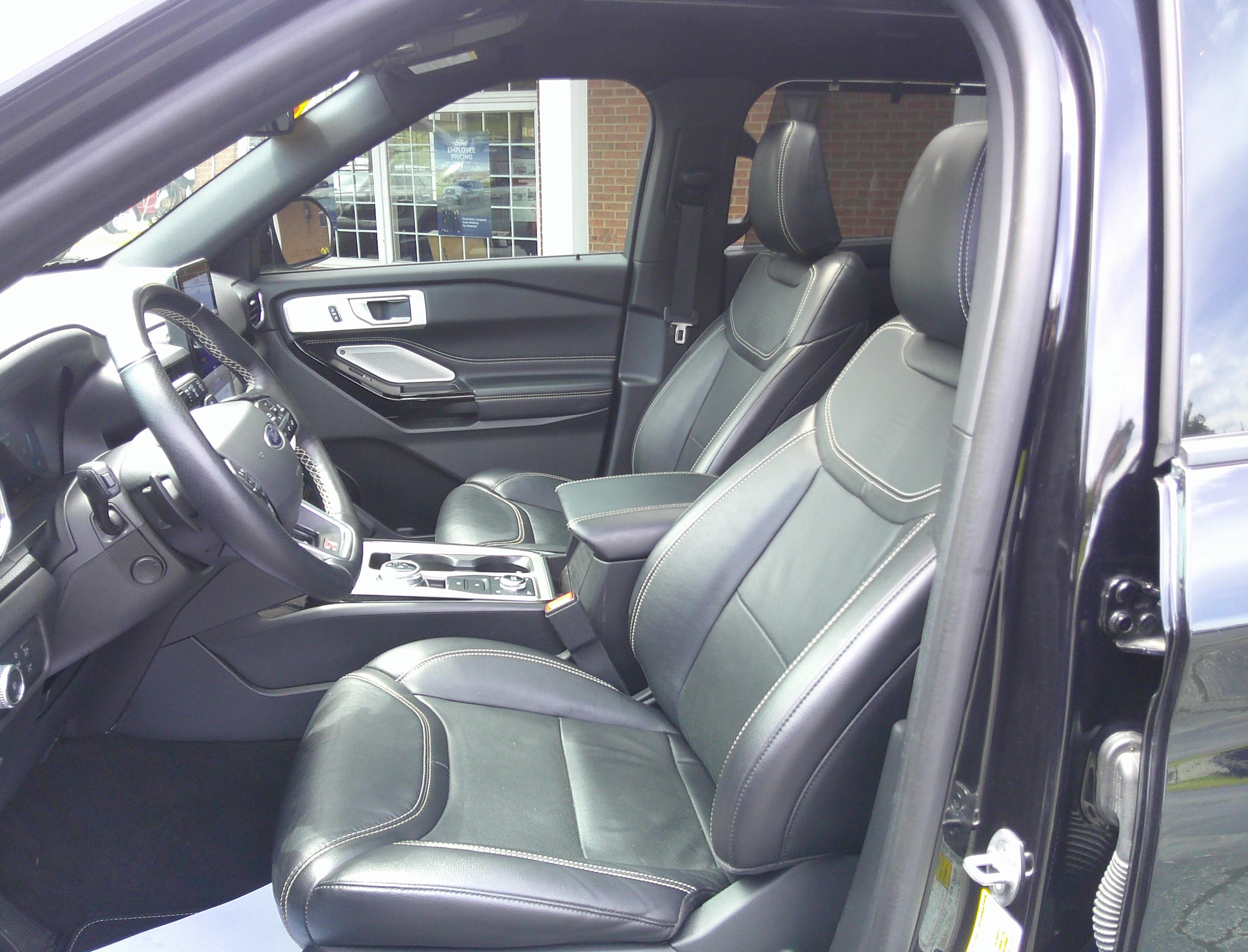 2022 Ford Explorer ST - Photo 13