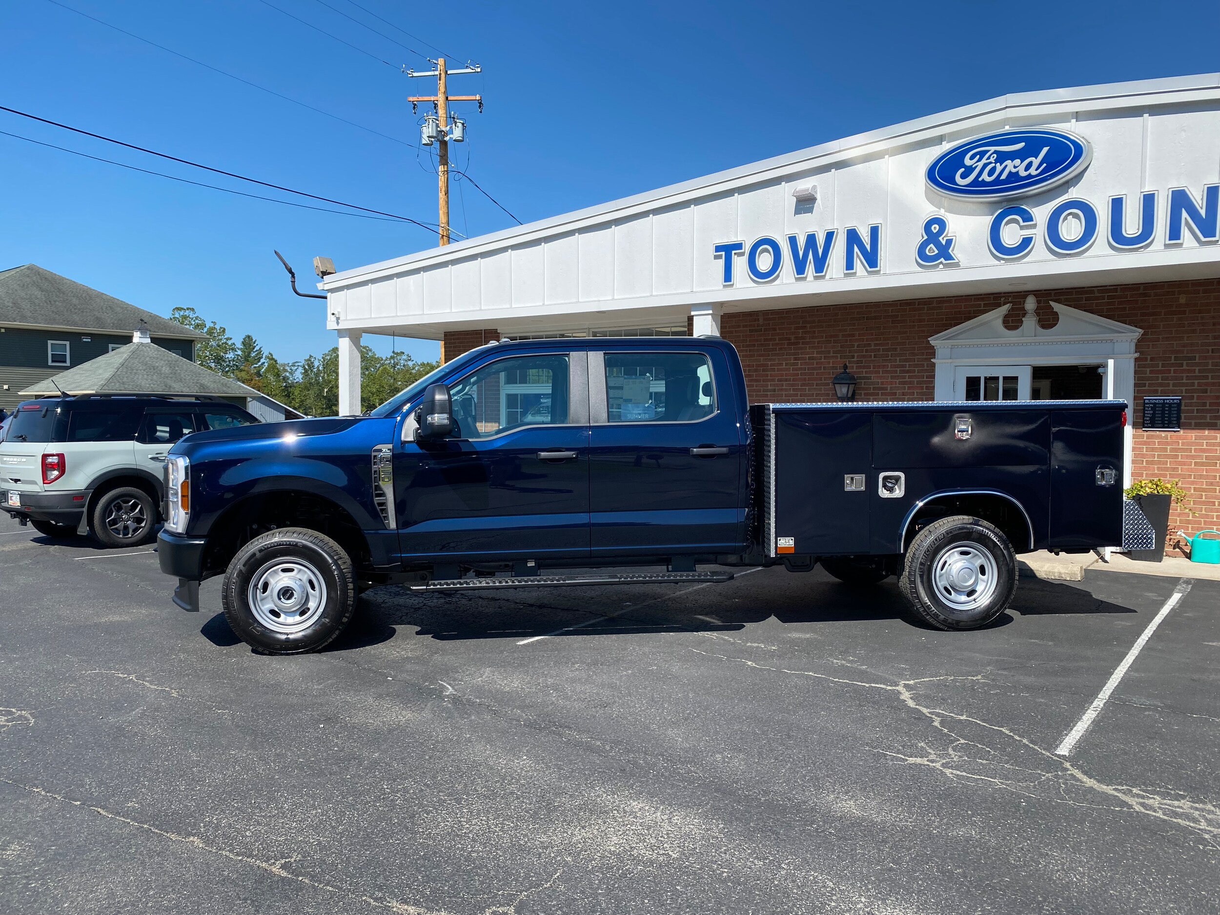 2025 Ford F-250 XL photo 4