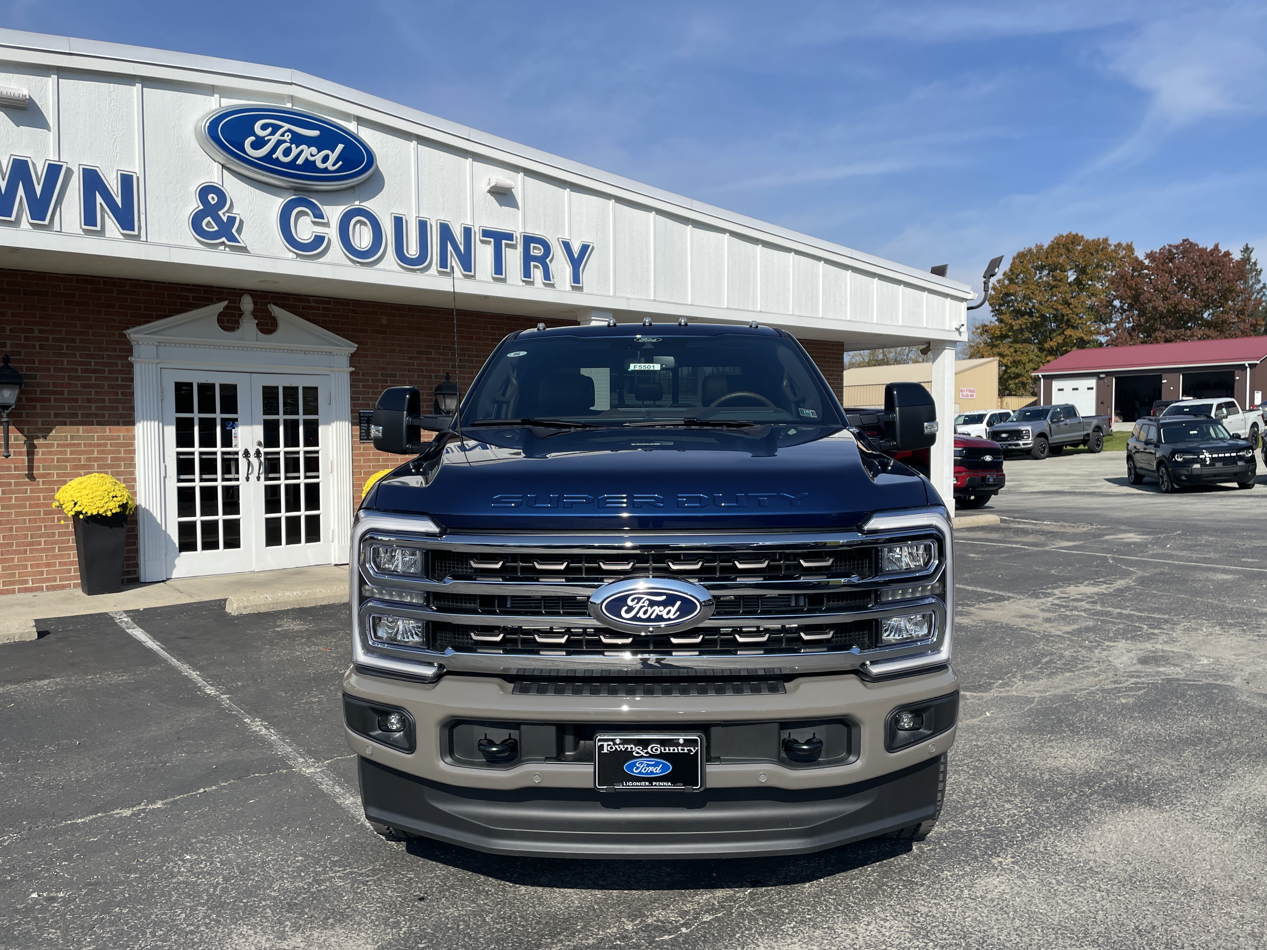 2027 Ford F-350 Pickup photo 2 of 38