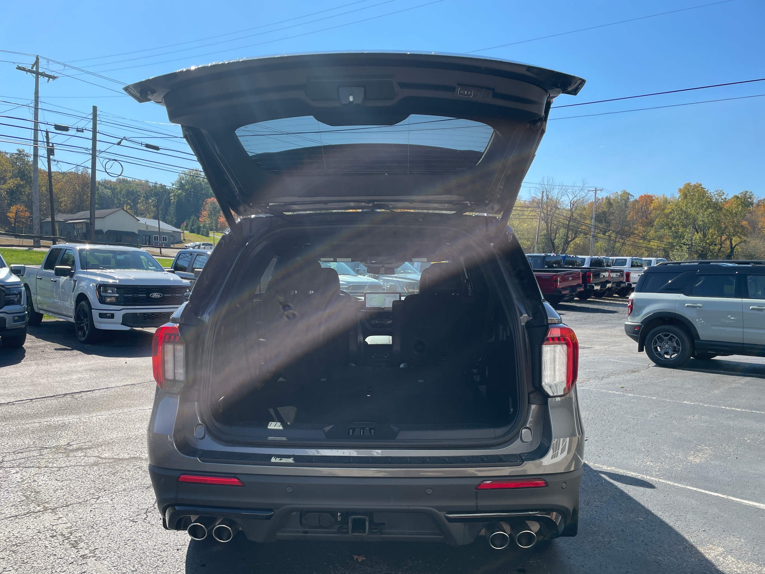 2026 Ford Explorer photo 7 of 28