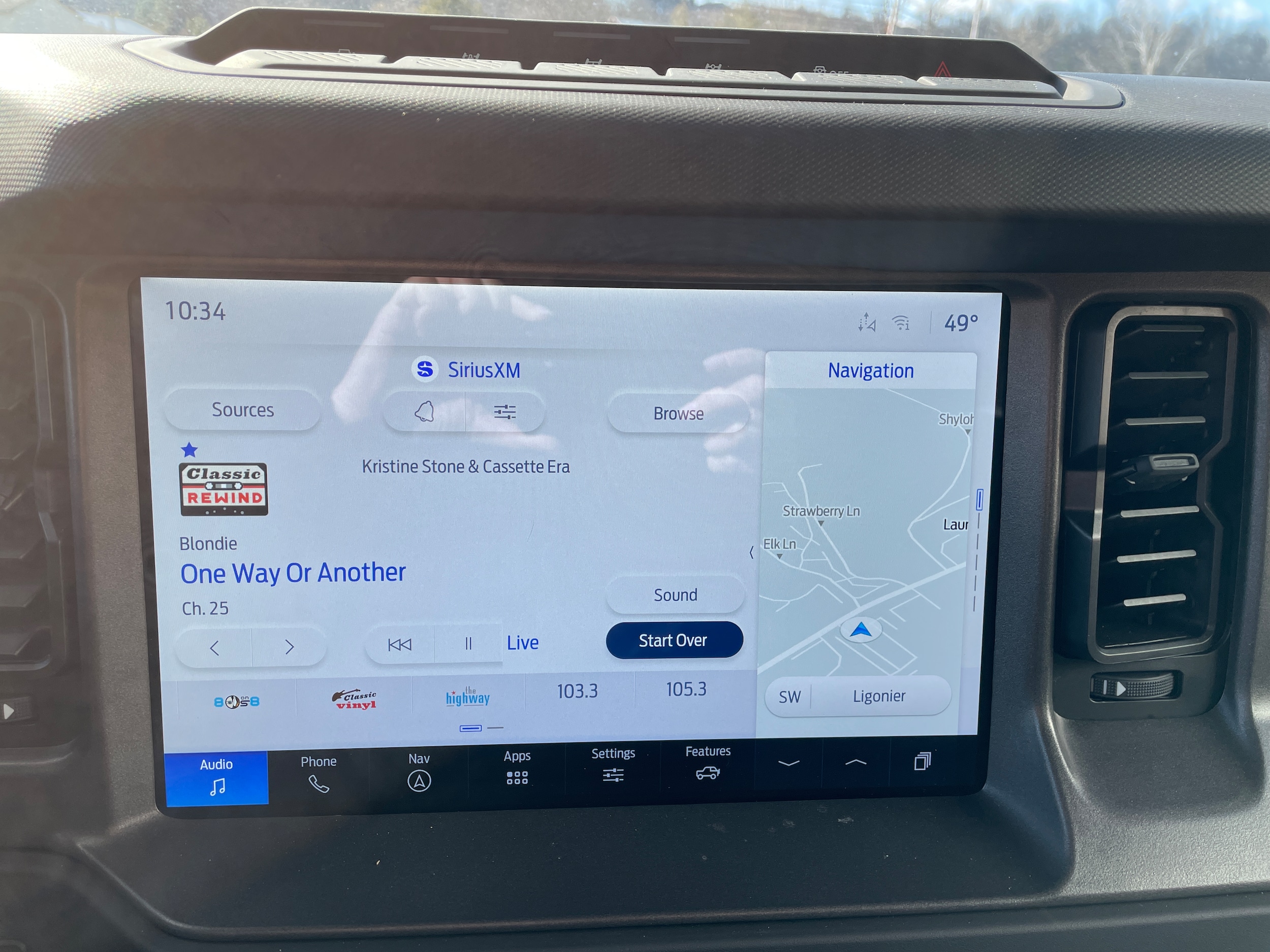 2025 Ford Bronco Badlands Oxford White at Town & Country Ford