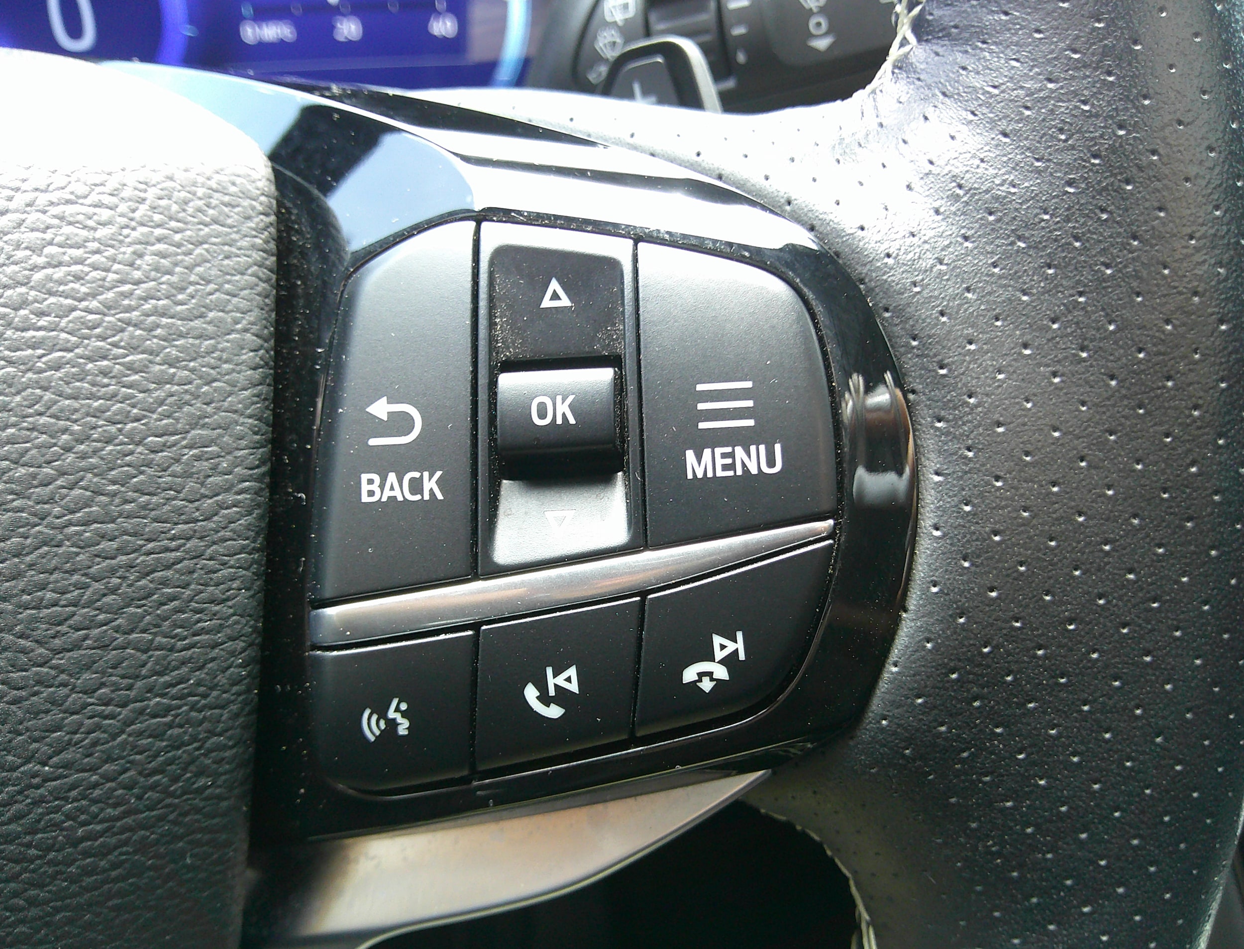 2022 Ford Explorer ST - Photo 22