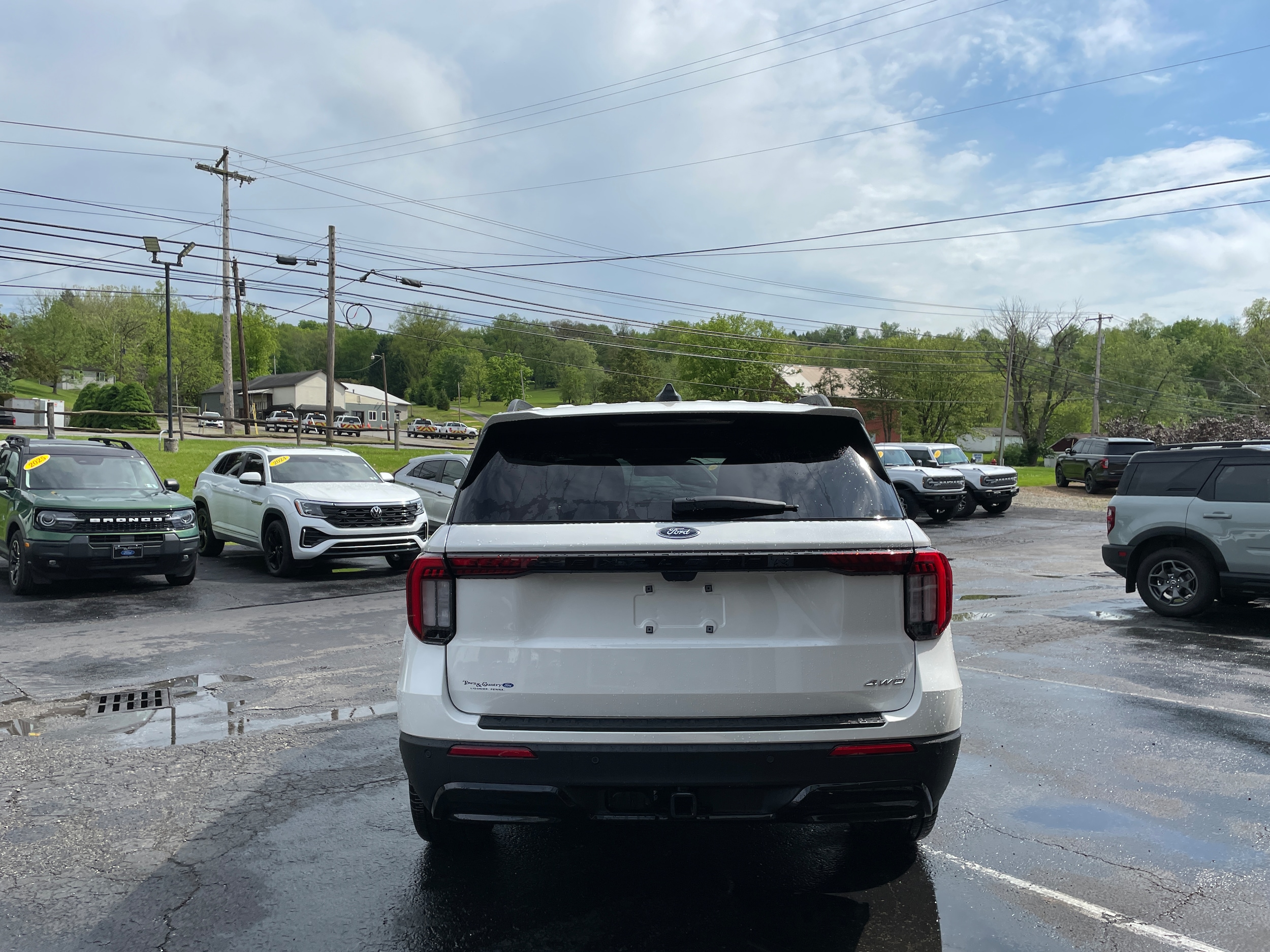 2026 Ford Explorer ST-Line Star White Metallic Tri-Coat at Town & Country Ford