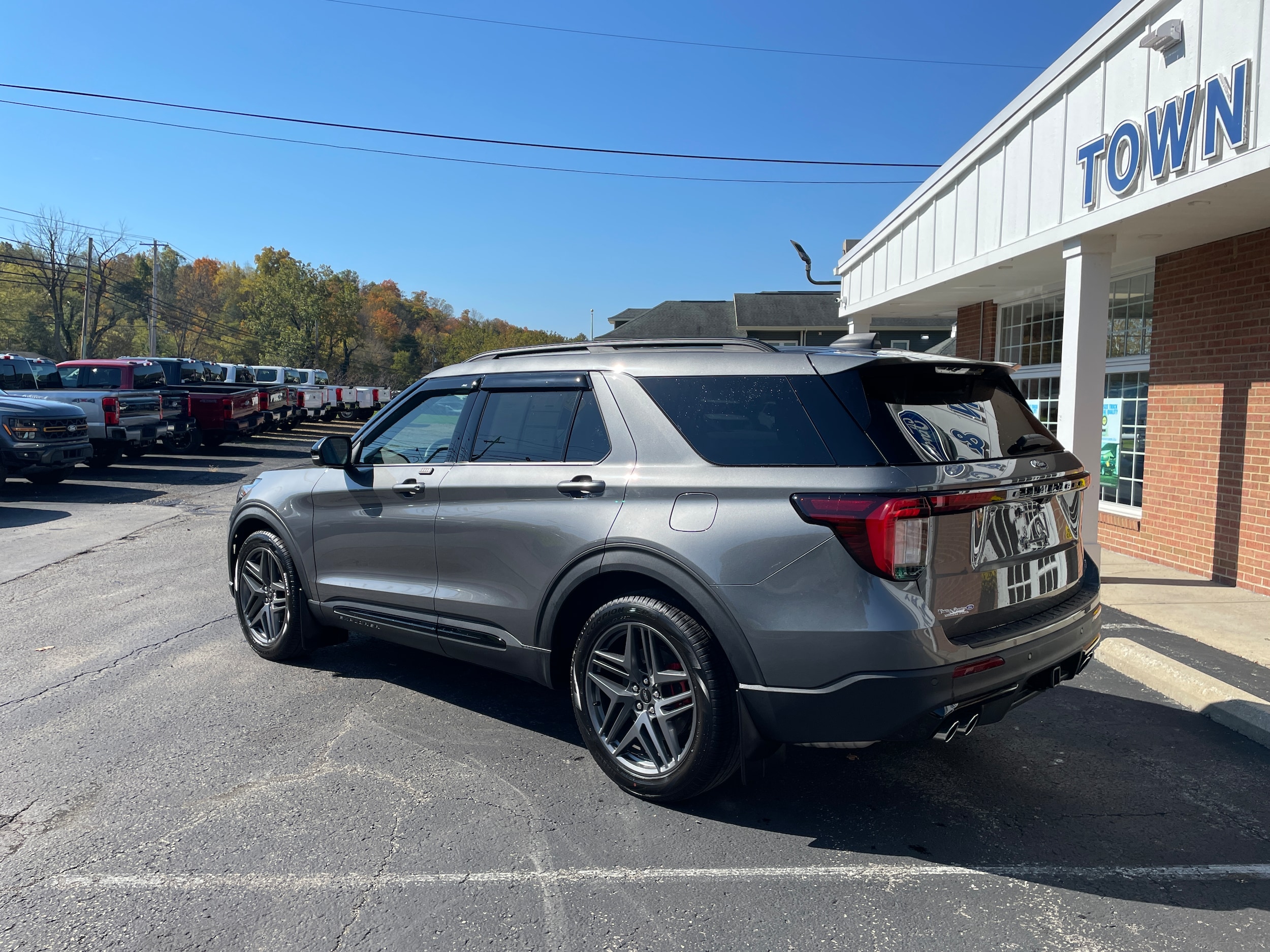 2026 Ford Explorer photo 8 of 28