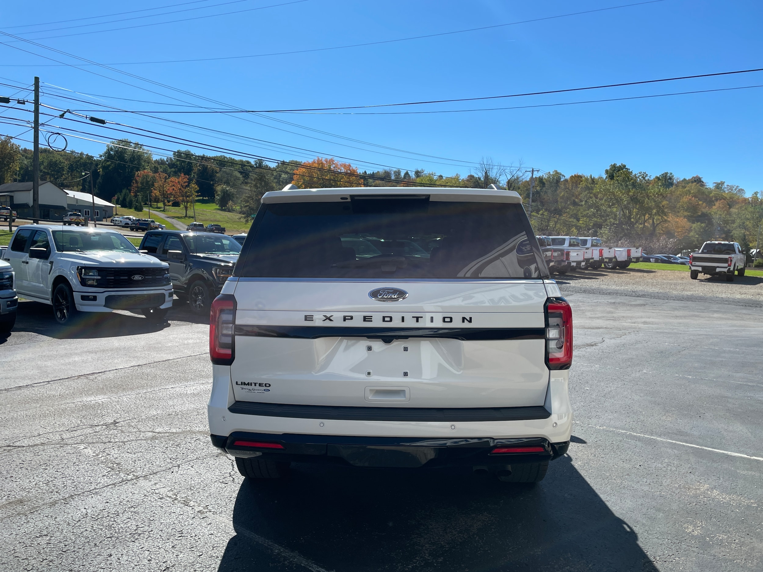 2024 Ford Expedition photo 6 of 33