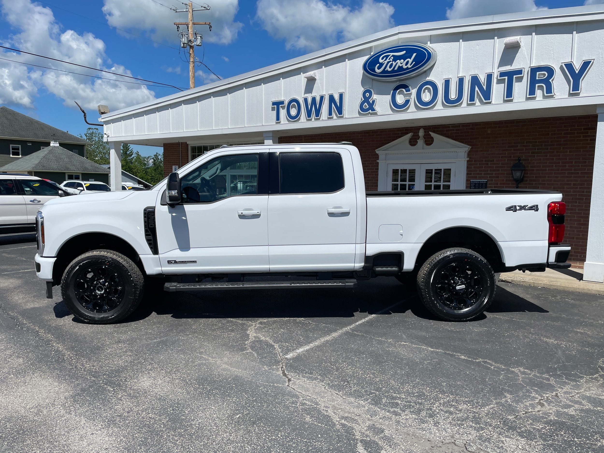 2026 Ford F-350 Pickup F-350&reg; Lariat&reg; Oxford White at Town & Country Ford