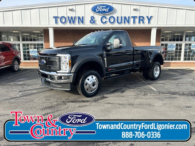 2026 Ford F-450 Super Duty XL's photo