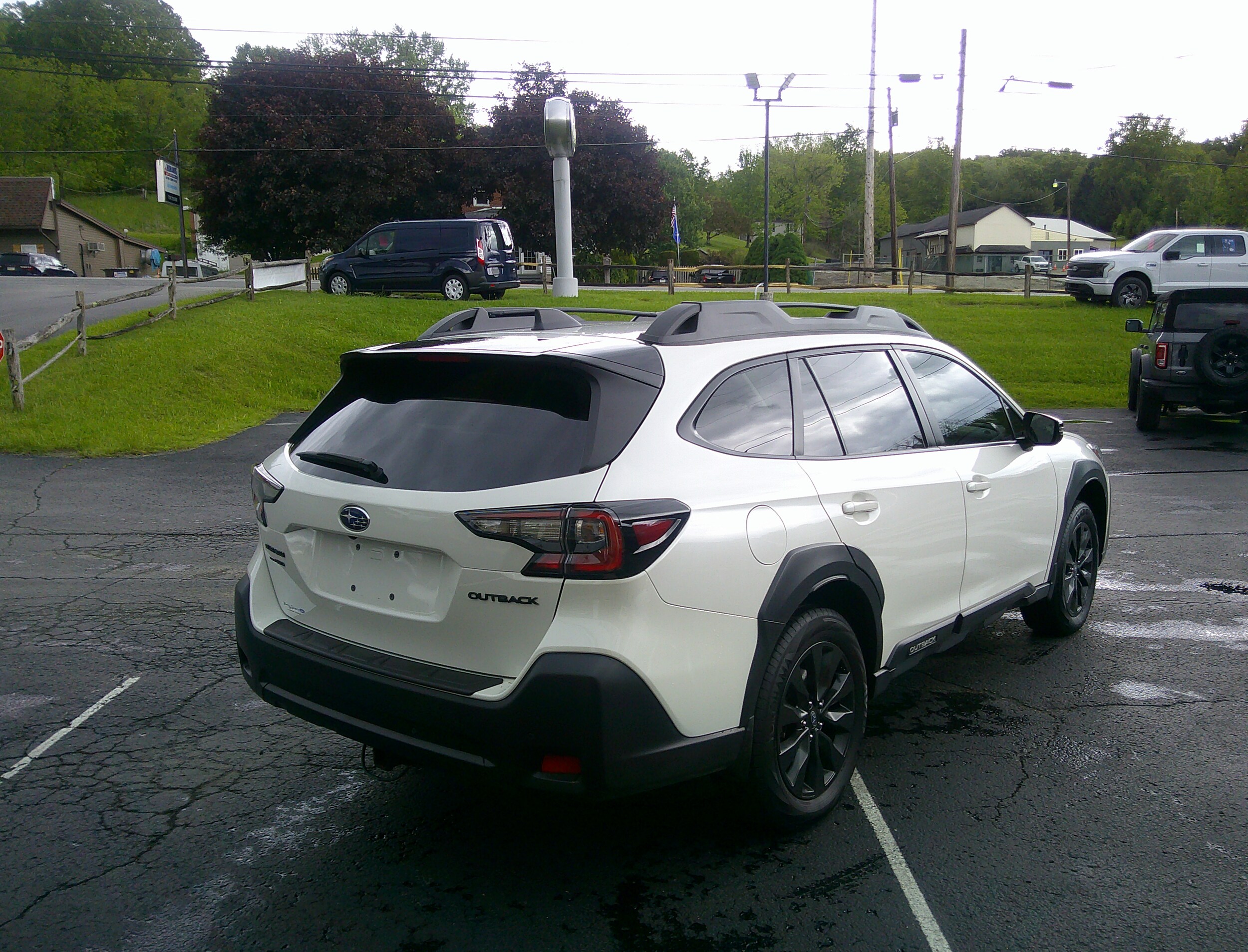 2023 Subaru Outback Onyx Edition photo 3