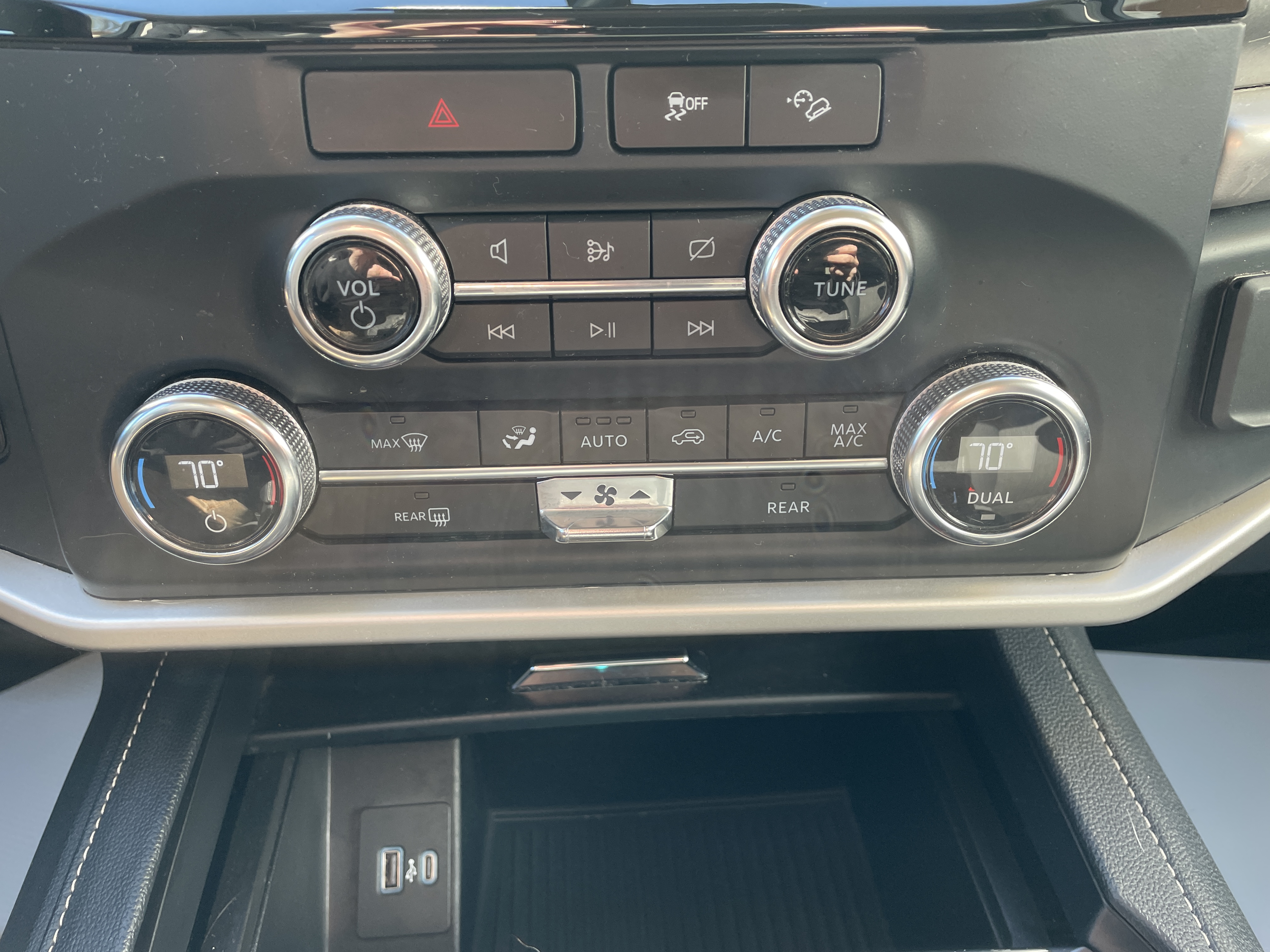 2023 Ford Expedition photo 21 of 28
