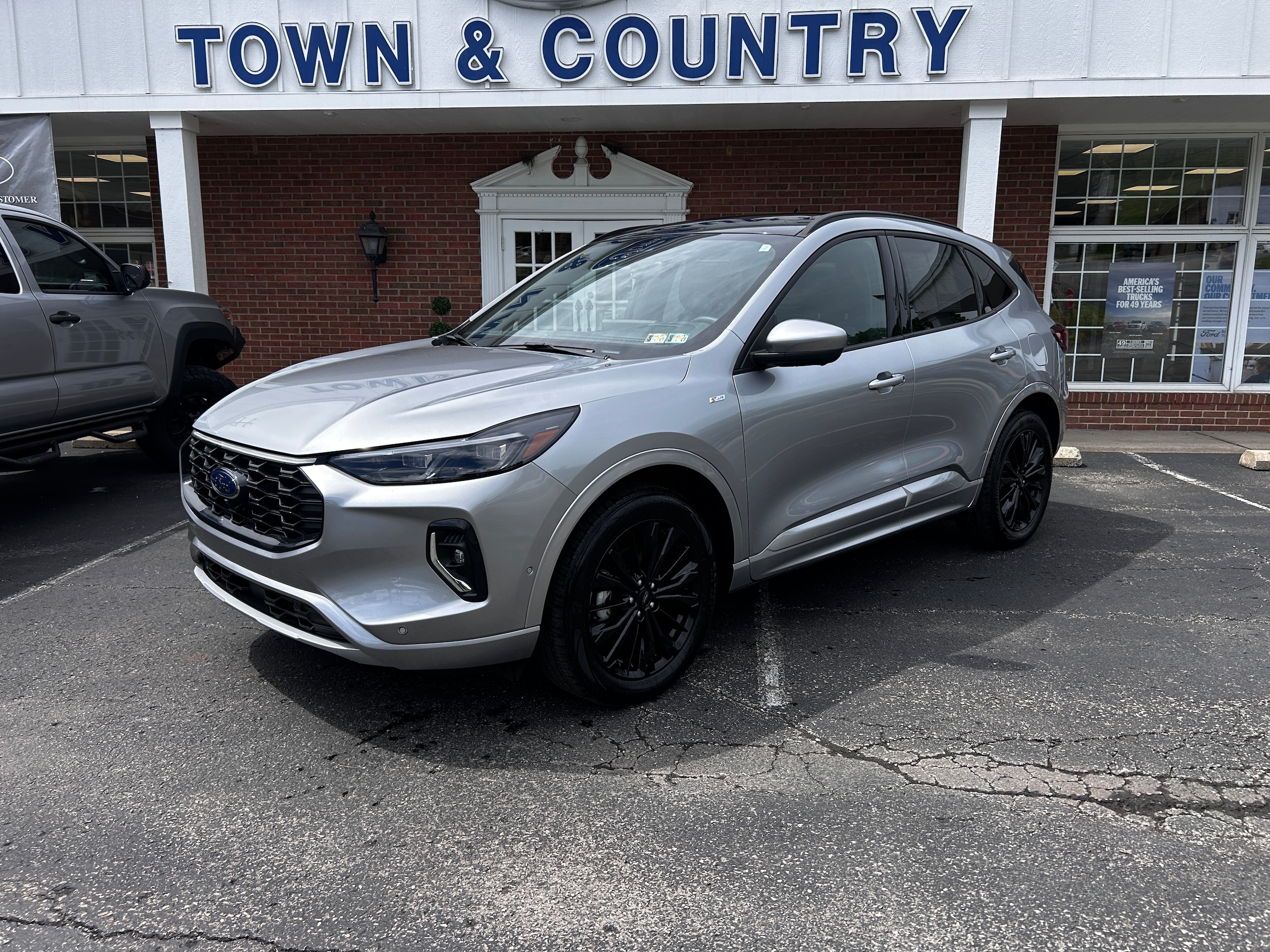 2023 Ford Escape ST-Line Elite Iconic Silver Metallic at Town & Country Ford