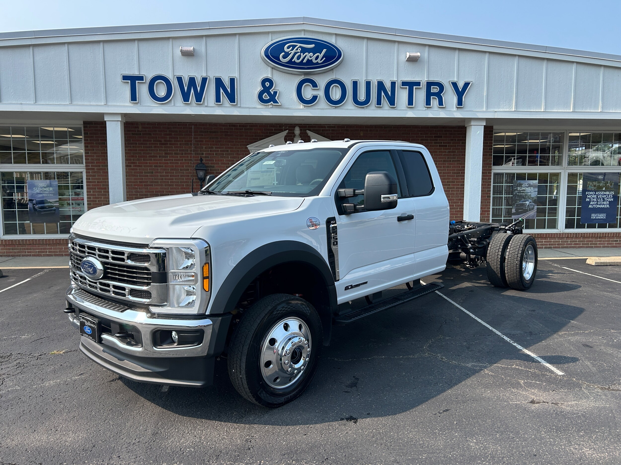 2026 Ford F-550 XLT photo 2