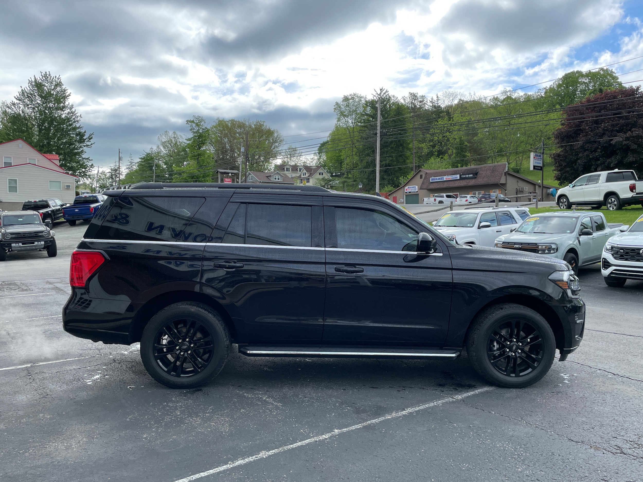 2023 Ford Expedition XLT Agate Black Metallic at Auto Express Rt. 8