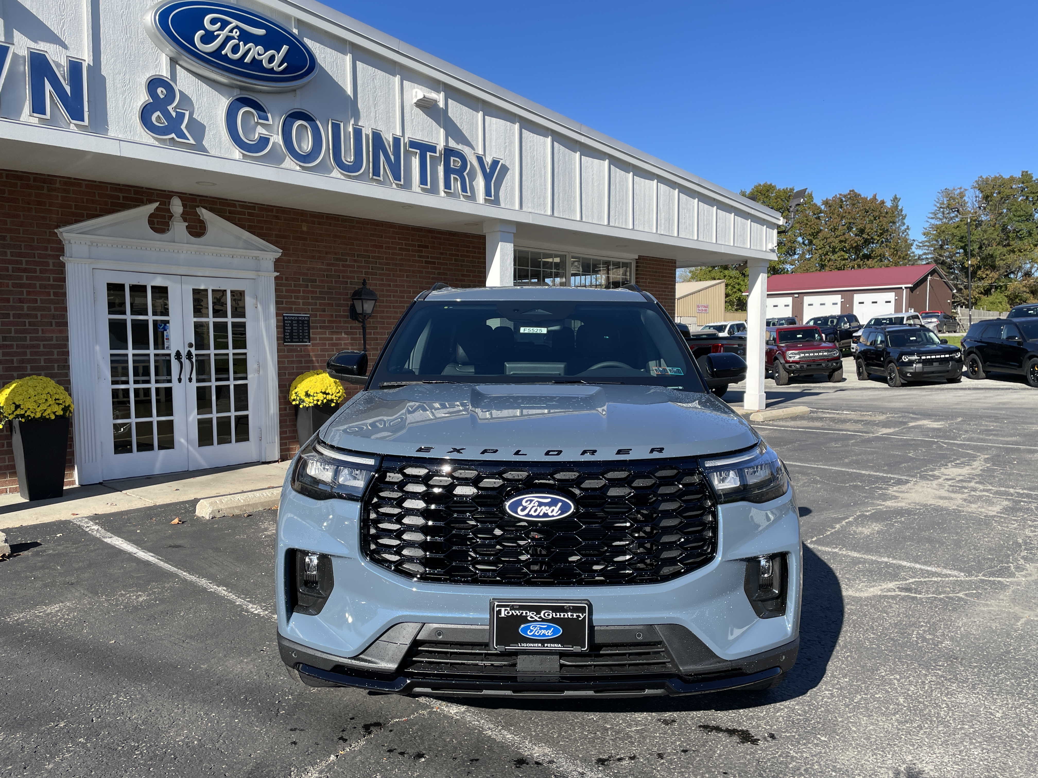 2027 Ford Explorer photo 2 of 35