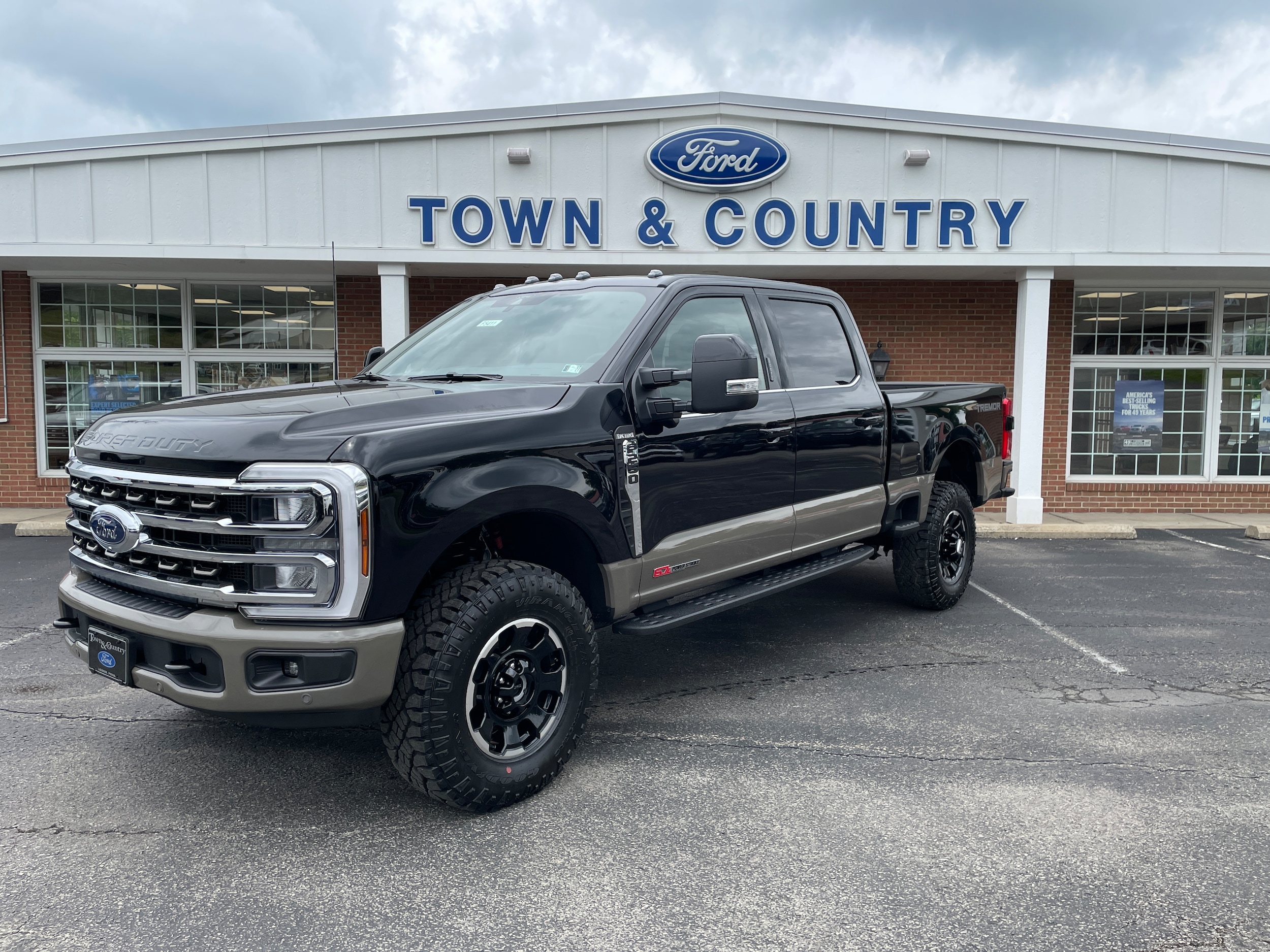 2026 Ford F-250 Pickup F-250&reg; King Ranch&reg; Agate Black Metallic at Town & Country Ford