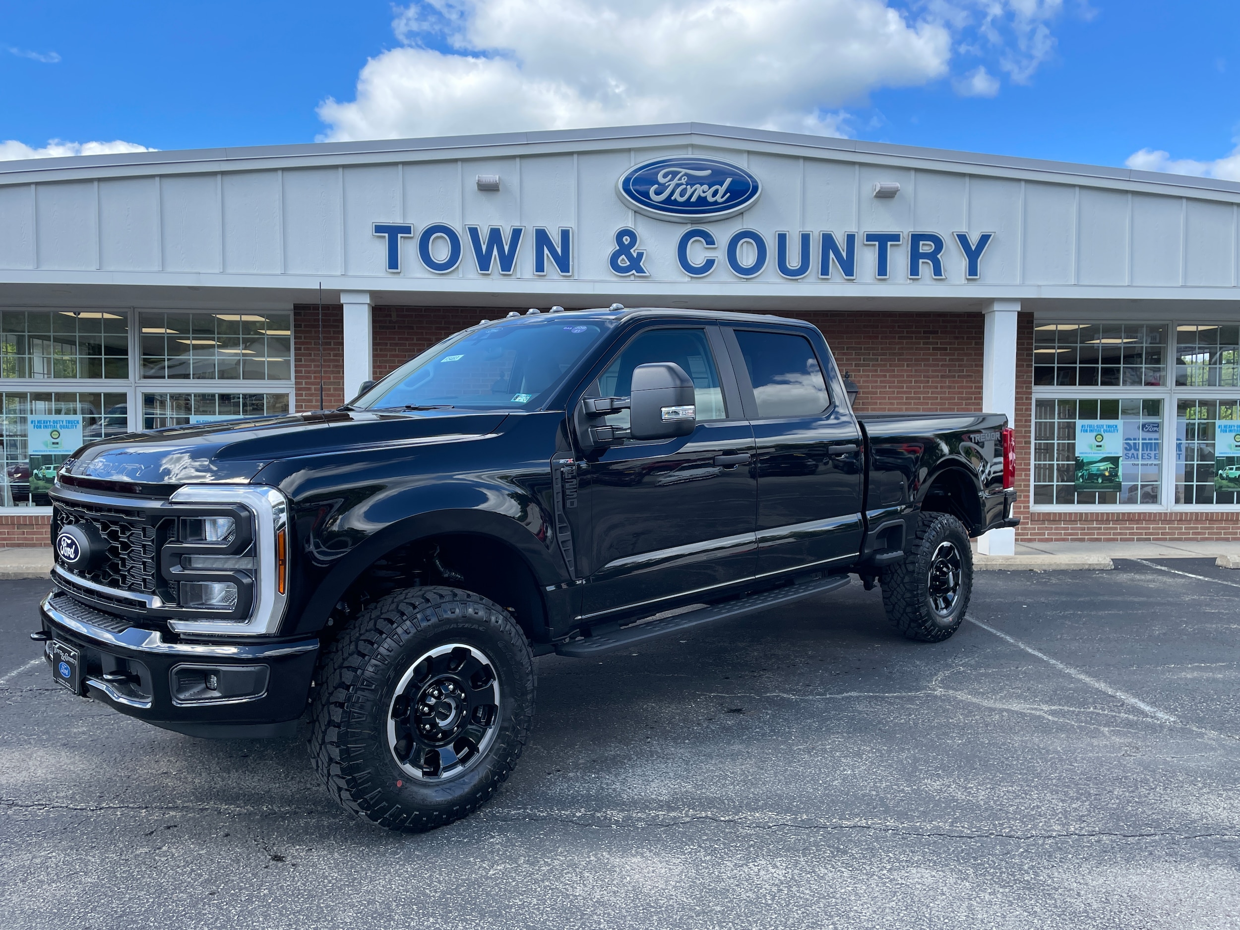 2027 Ford F-250 Pickup F250 4X4 Crew/C  at Town & Country Ford