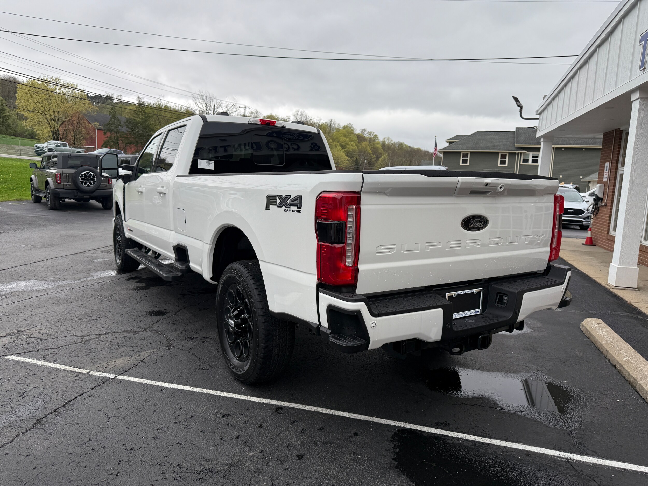 2025 Ford F-350 Lariat photo 4