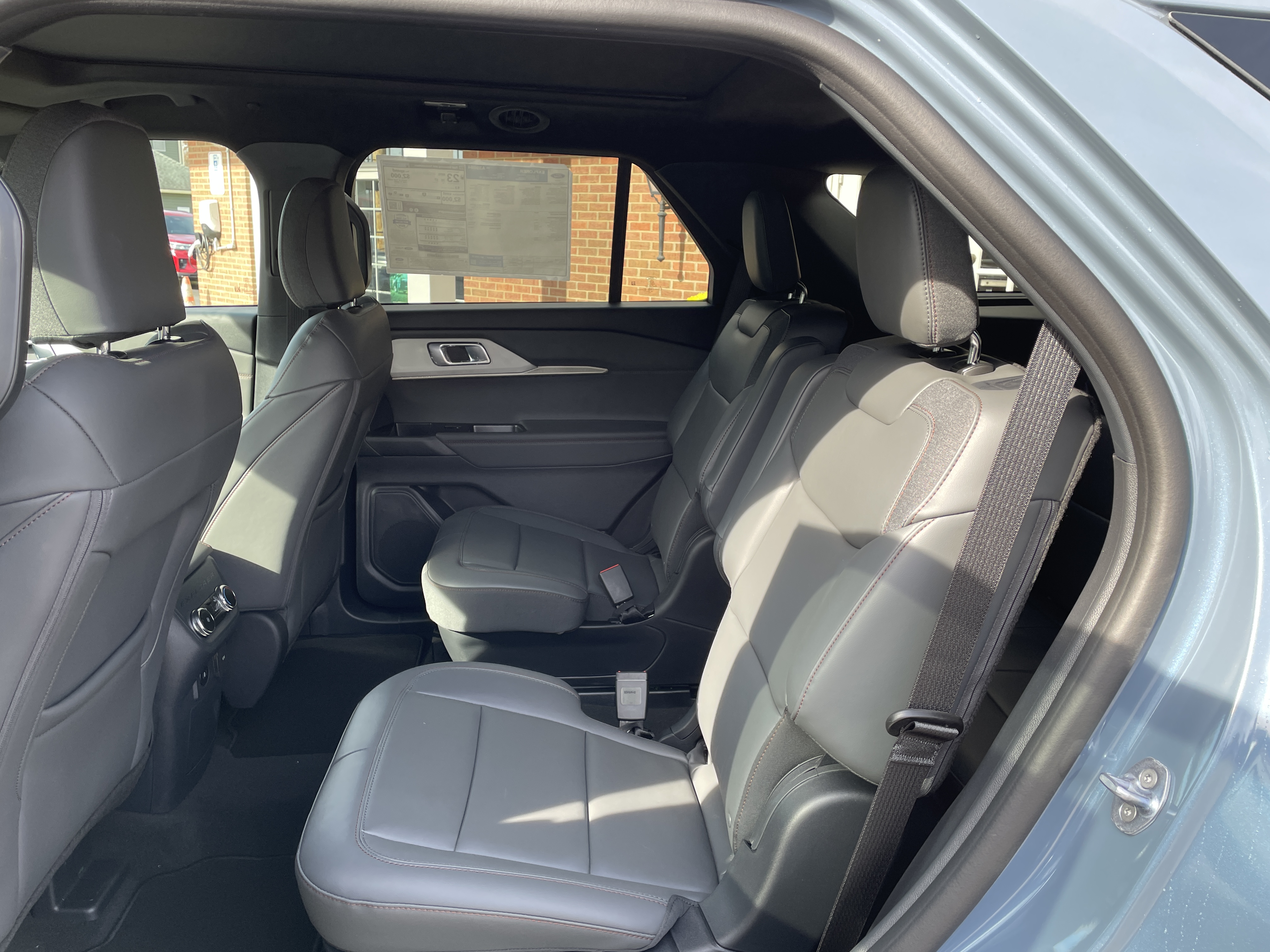 2027 Ford Explorer photo 12 of 34