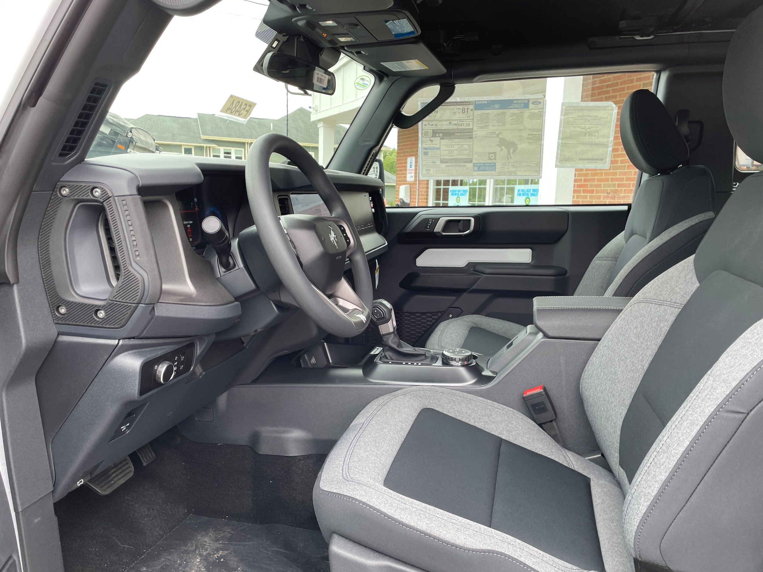 2026 Ford Bronco Base Oxford White at Town & Country Ford