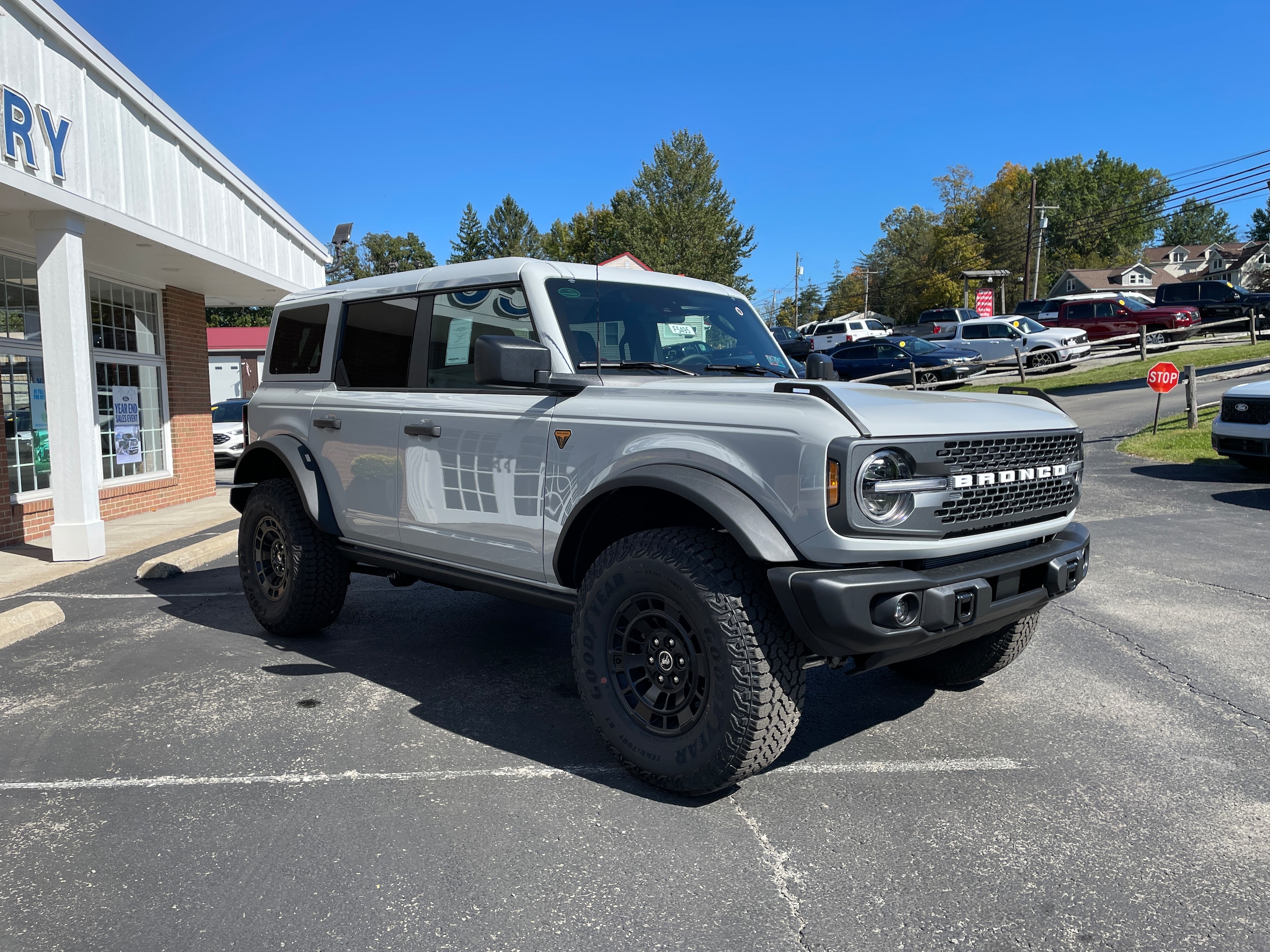 2026 Ford Bronco photo 3 of 33