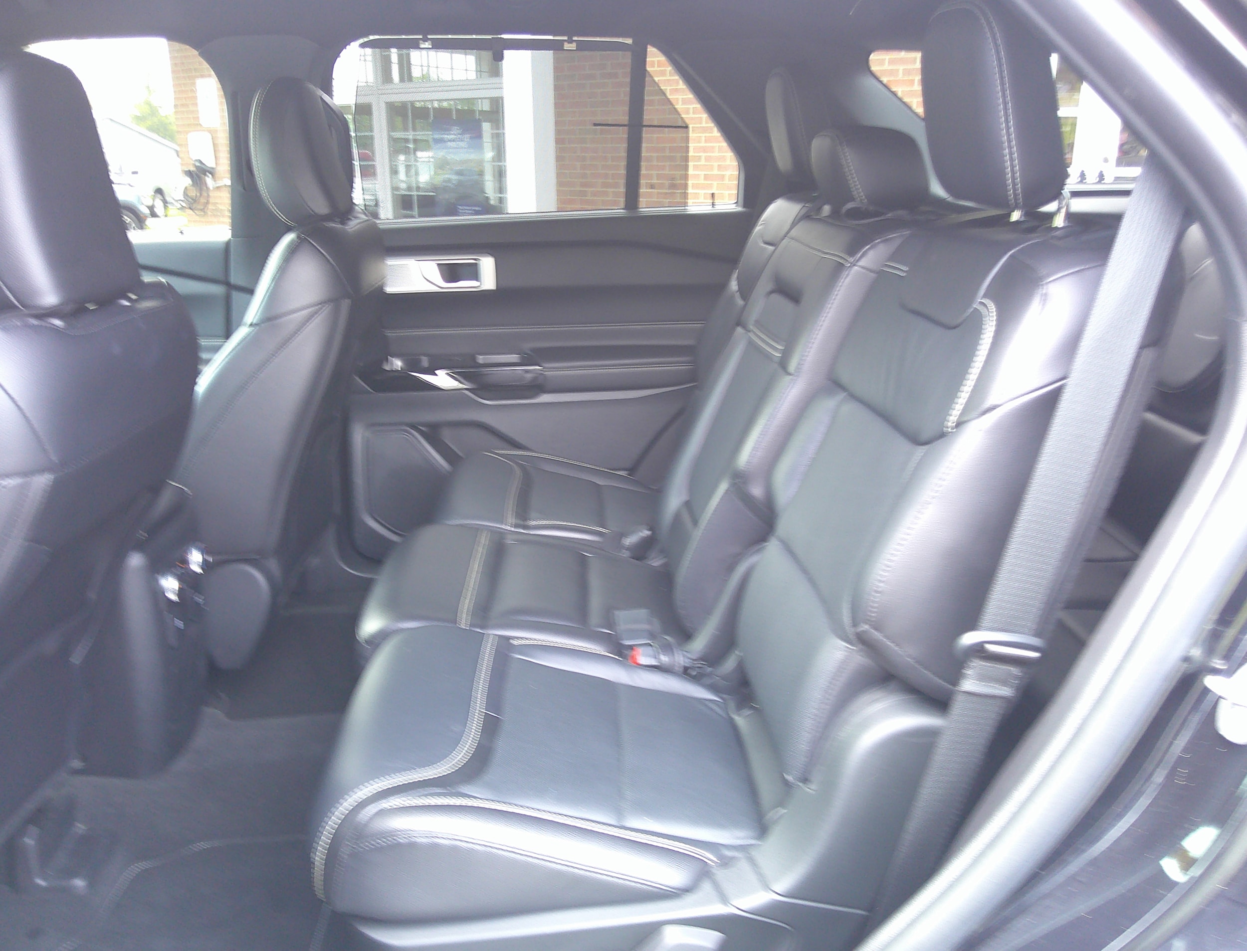 2022 Ford Explorer ST - Photo 25