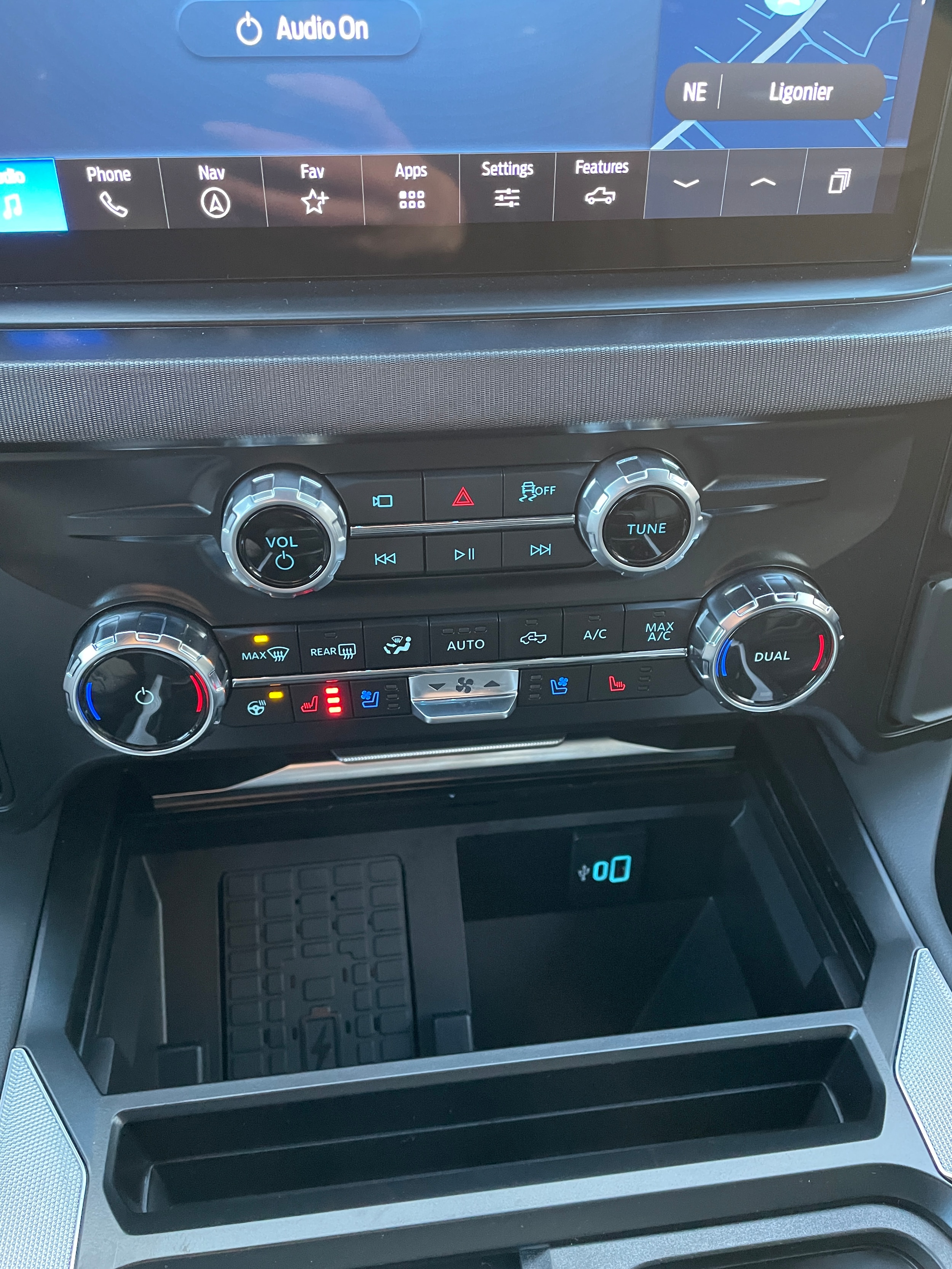 2026 Ford F-250 Pickup F-250&reg; Platinum&reg; Star White Metallic Tri-Coat at Town & Country Ford