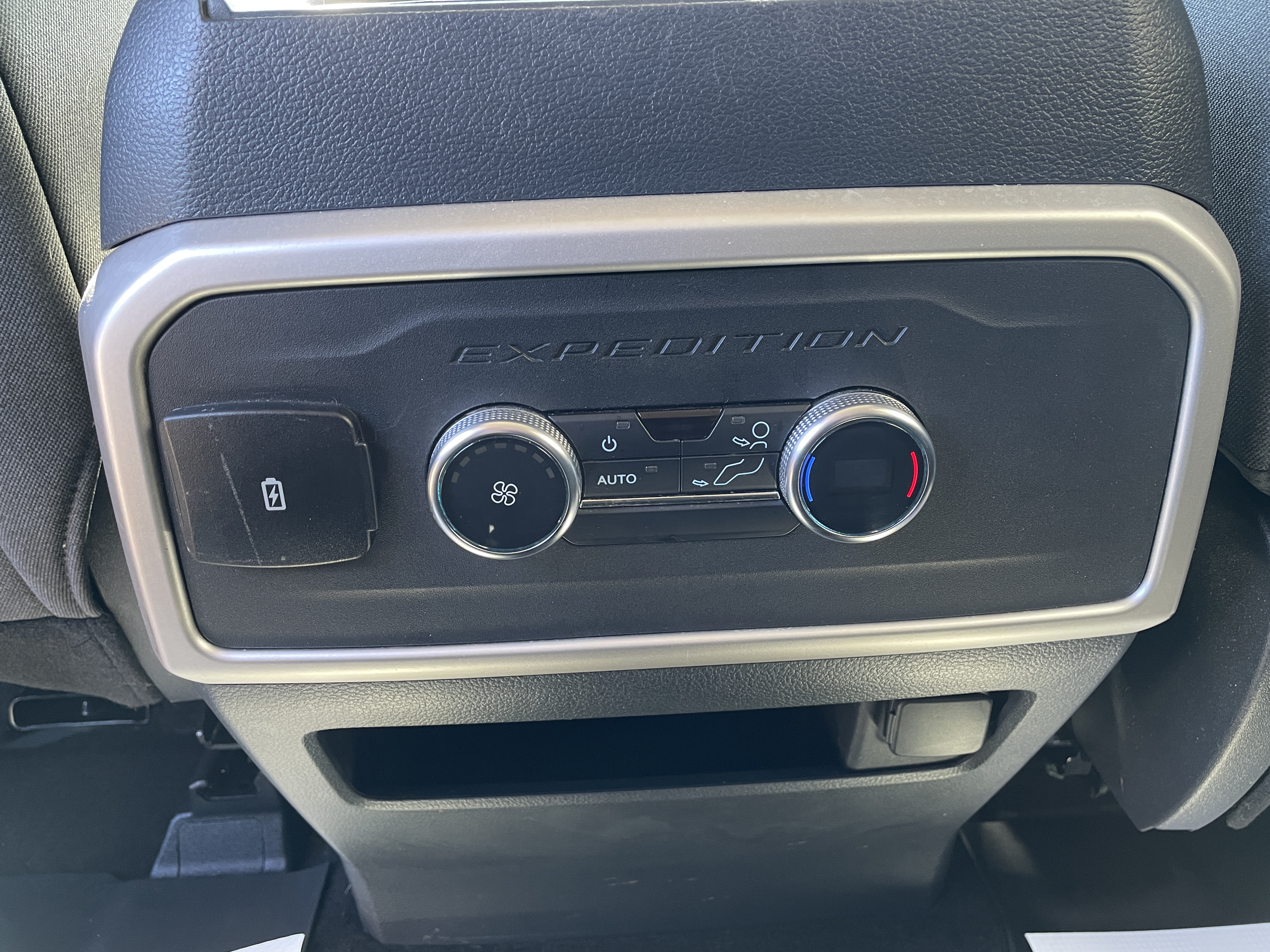 2023 Ford Expedition photo 11 of 28