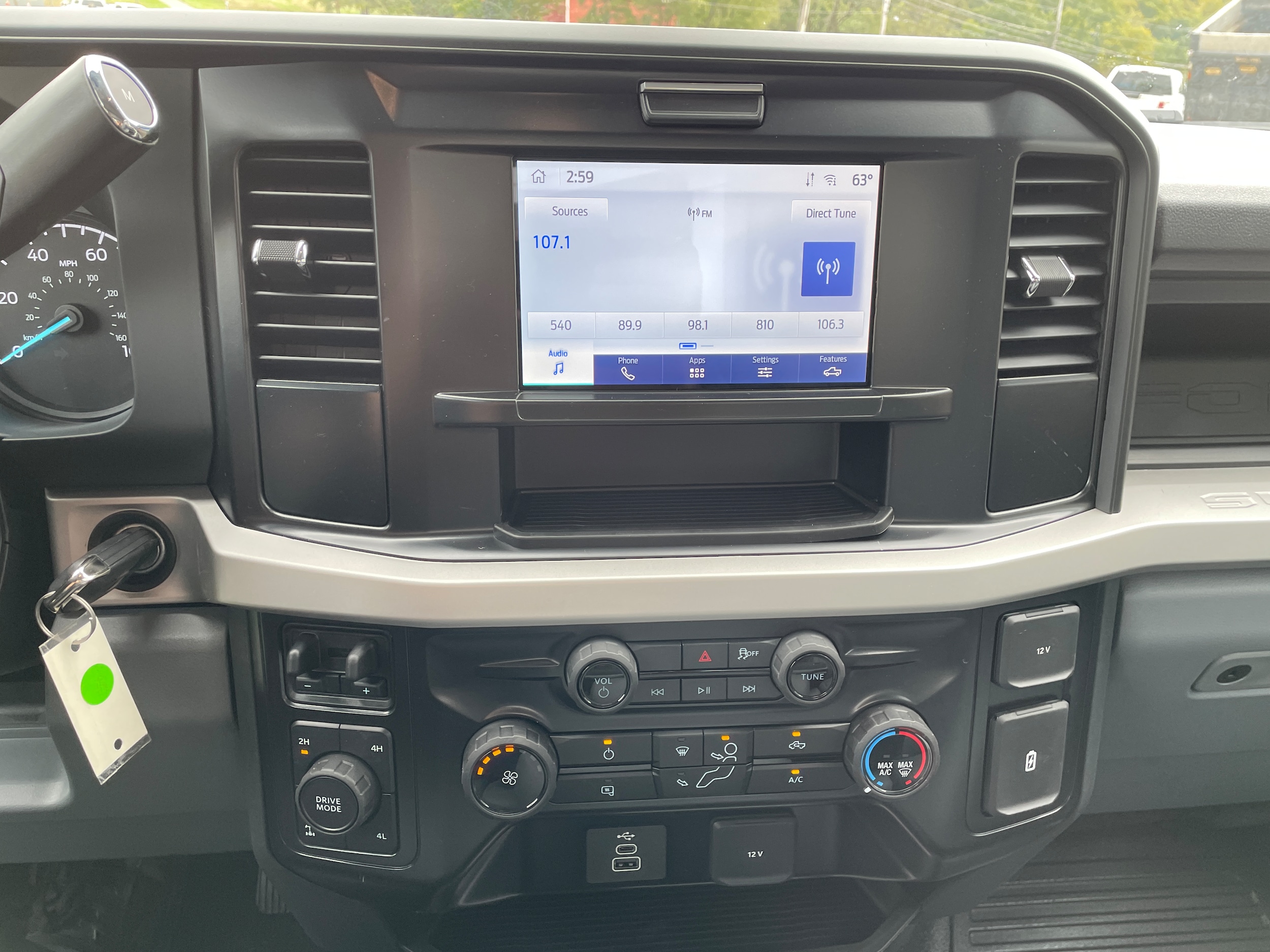 2027 Ford F-350 Pickup F-350&reg; XL Oxford White at Town & Country Ford