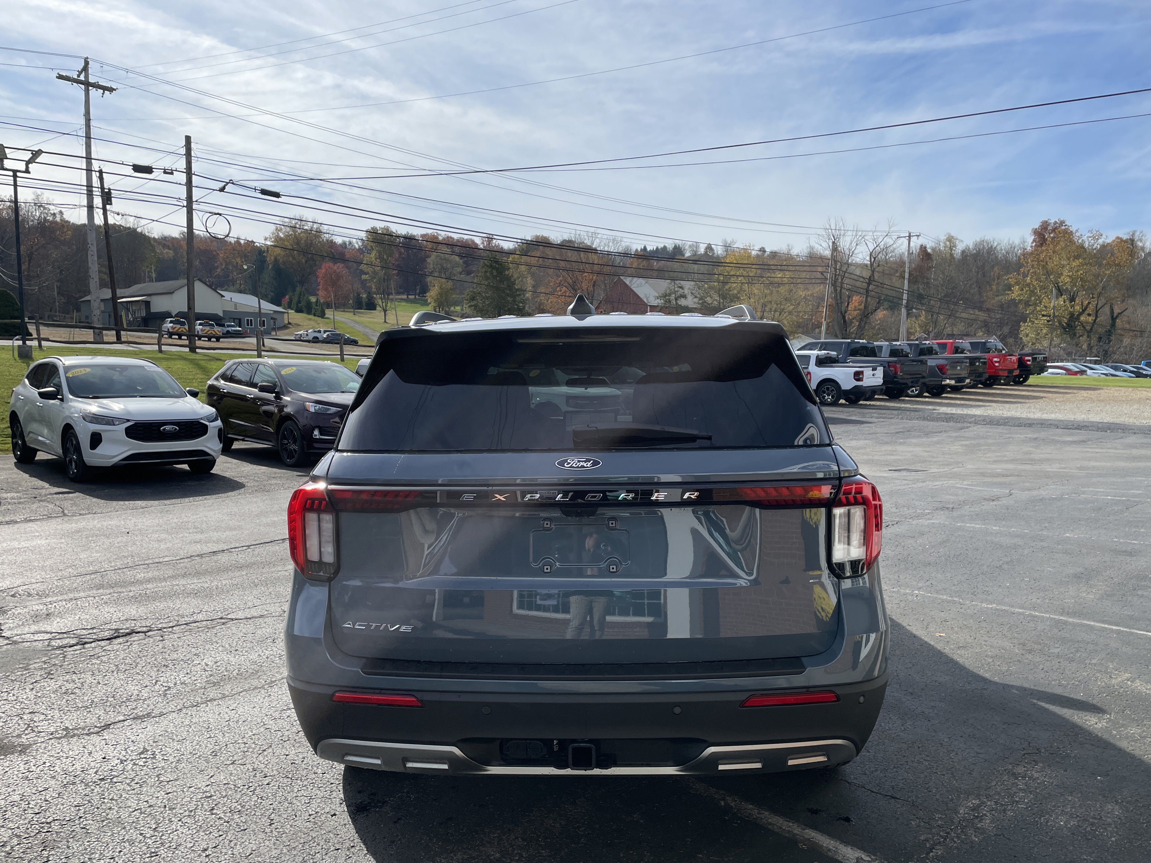 2027 Ford Explorer photo 6 of 34