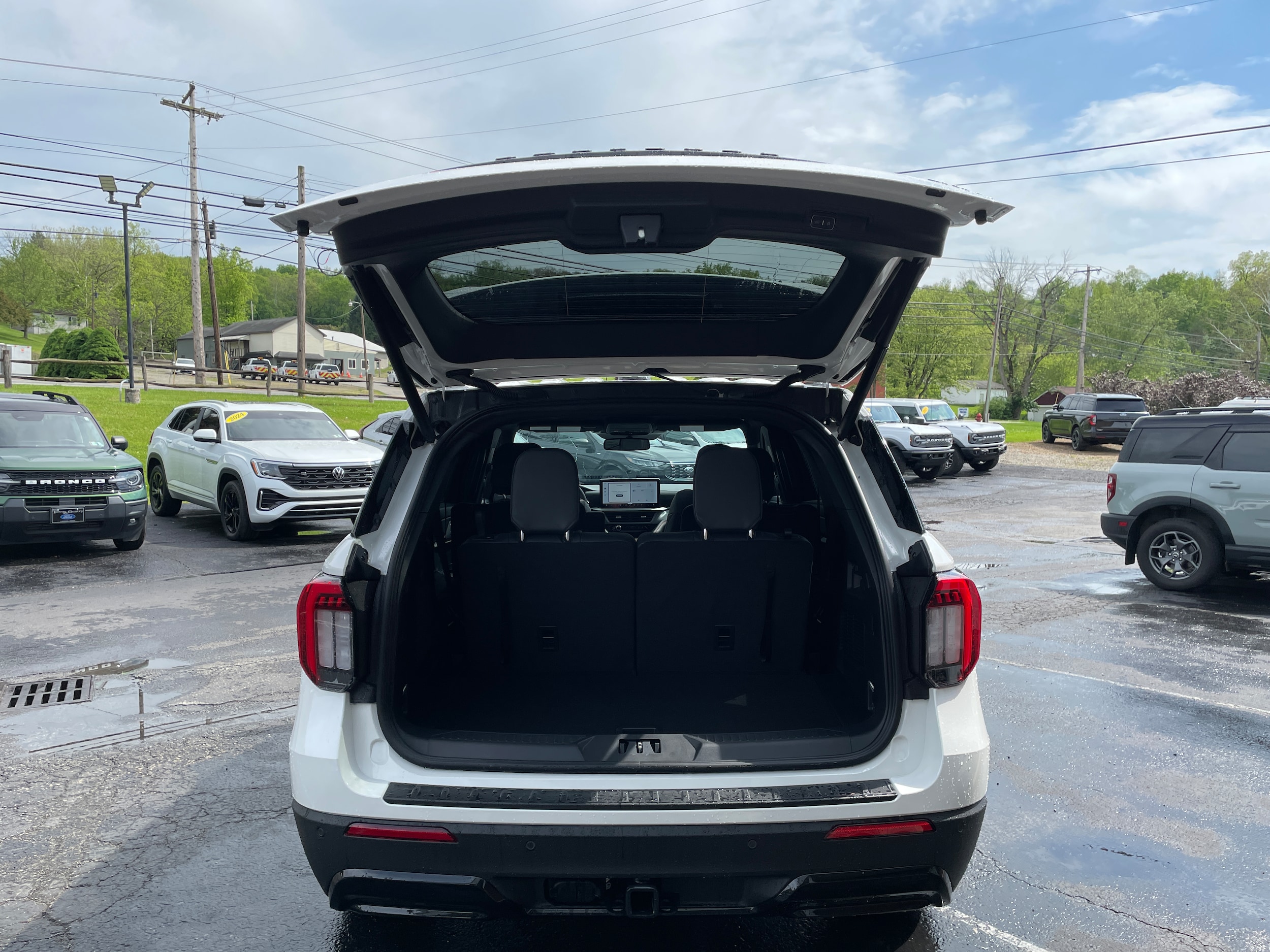2026 Ford Explorer ST-Line Star White Metallic Tri-Coat at Town & Country Ford