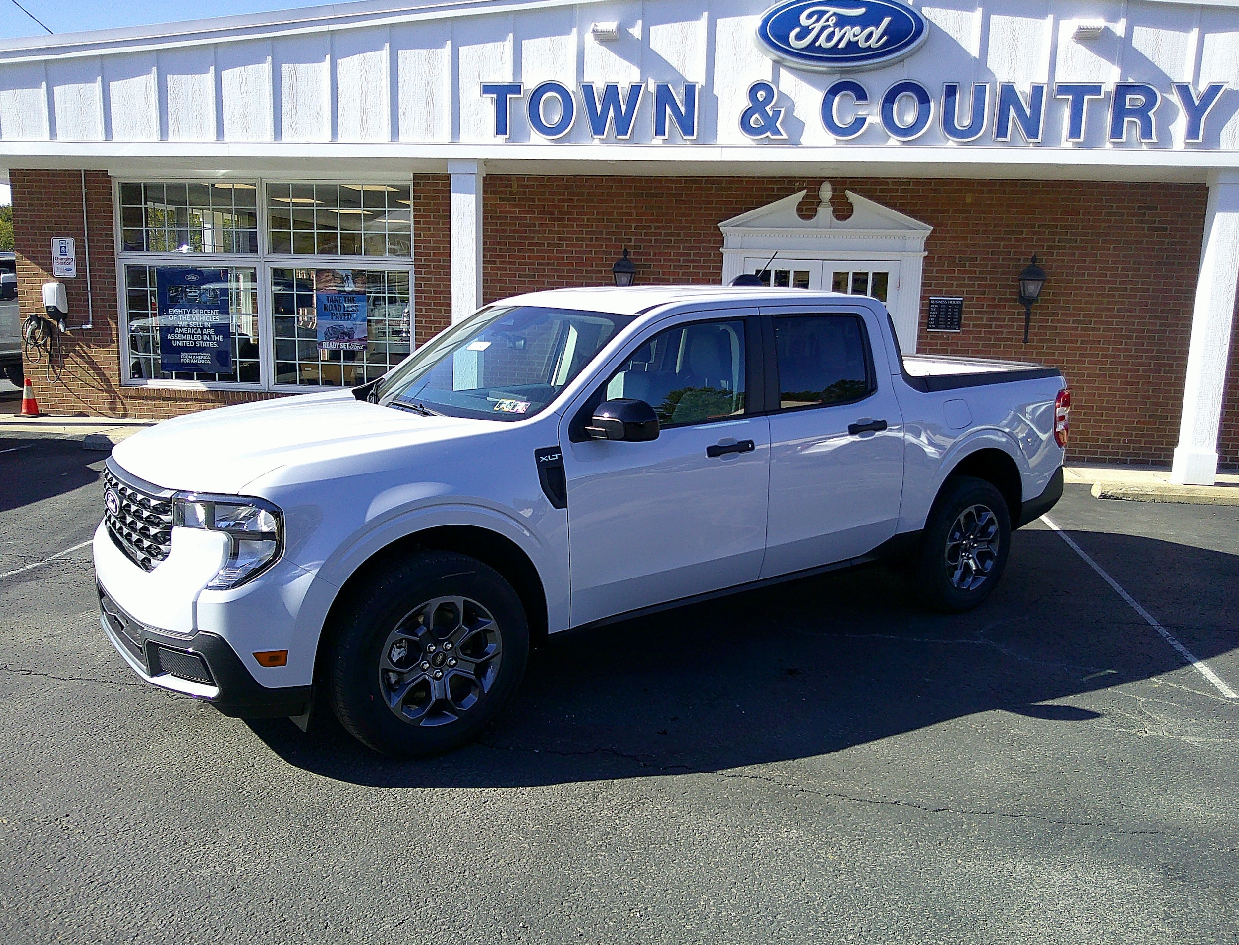 2025 Ford Maverick XLT's photo