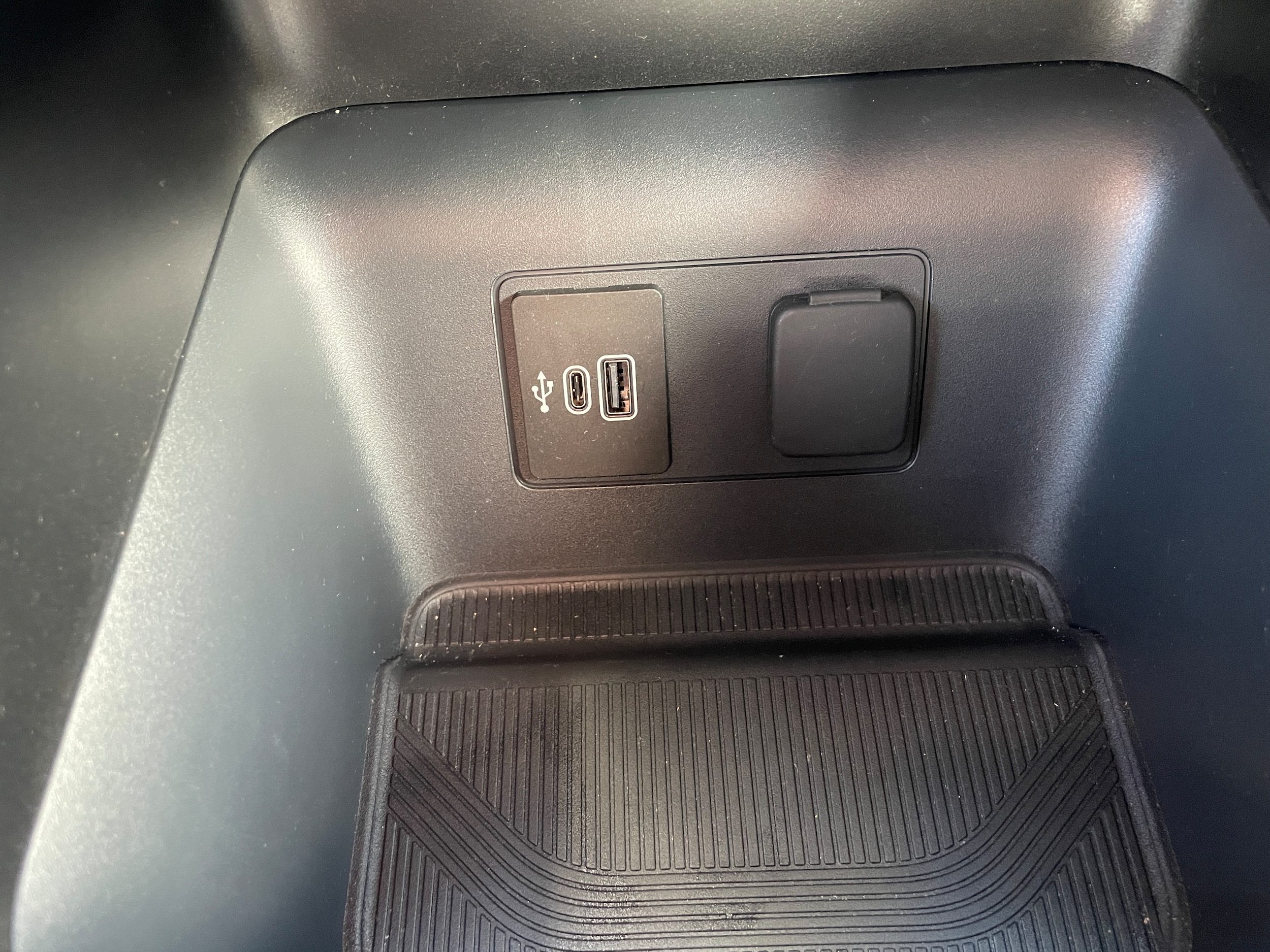 2026 Ford Explorer photo 26 of 28