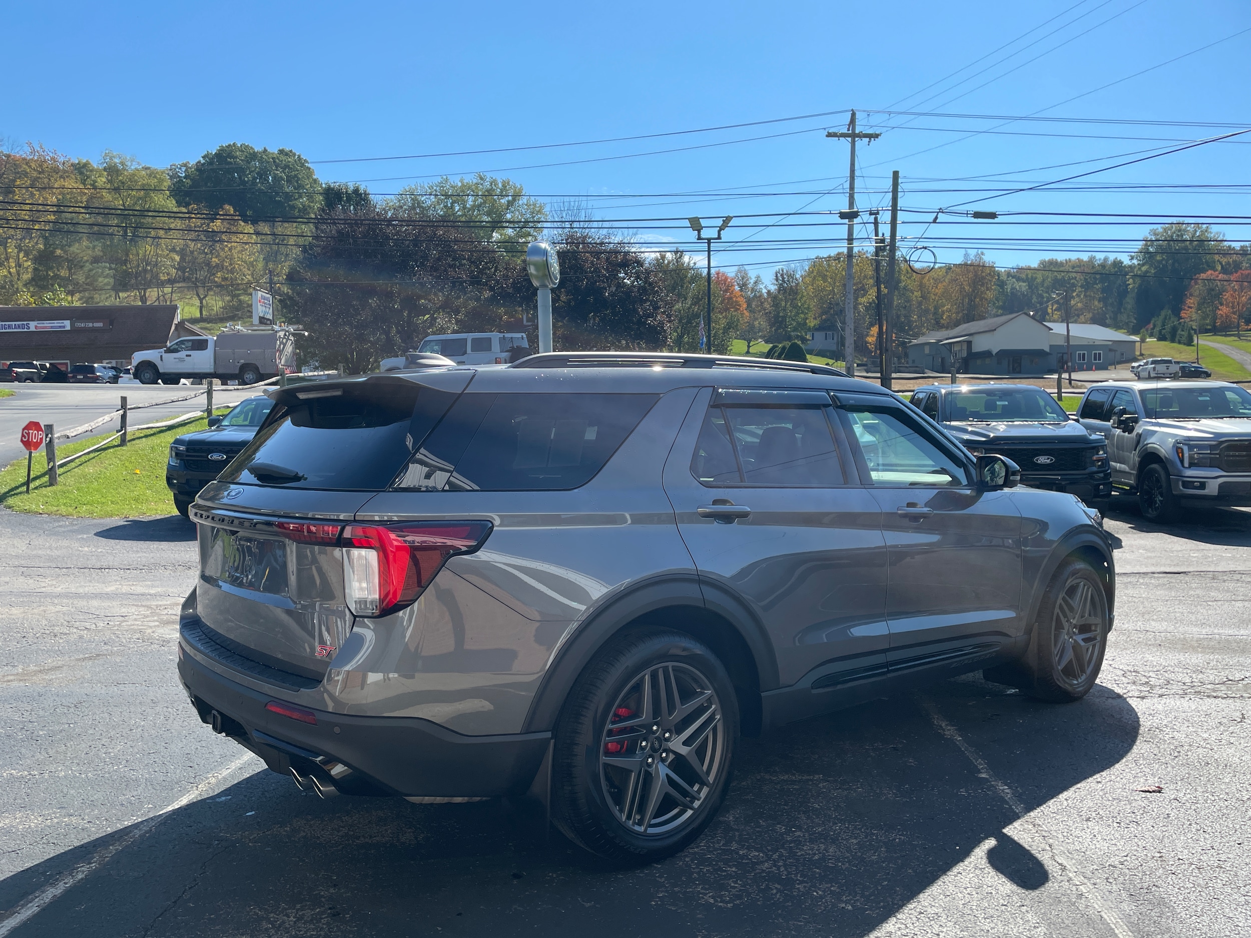2026 Ford Explorer photo 5 of 28