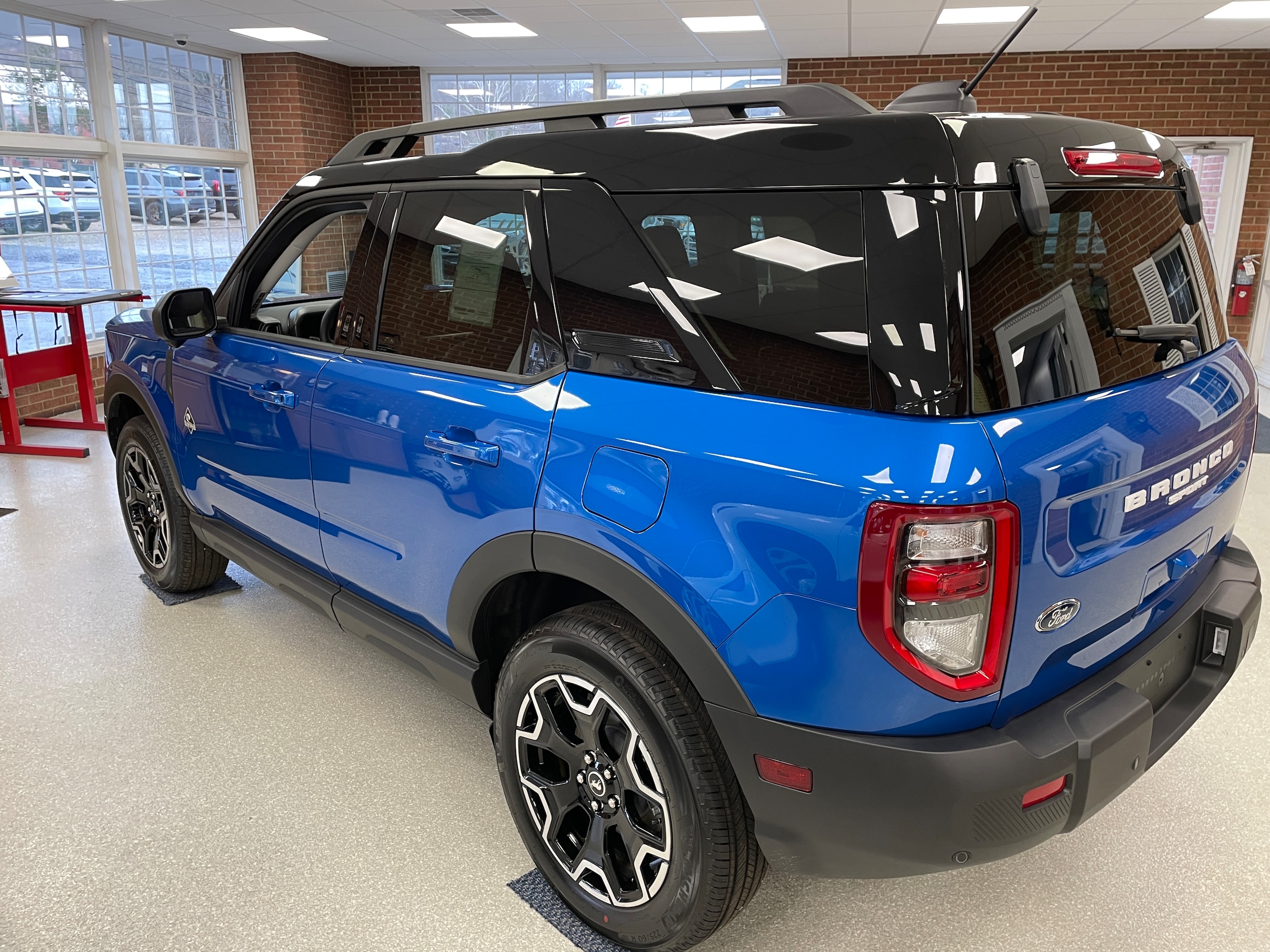 2025 Ford Bronco Sport Outer Banks - 10