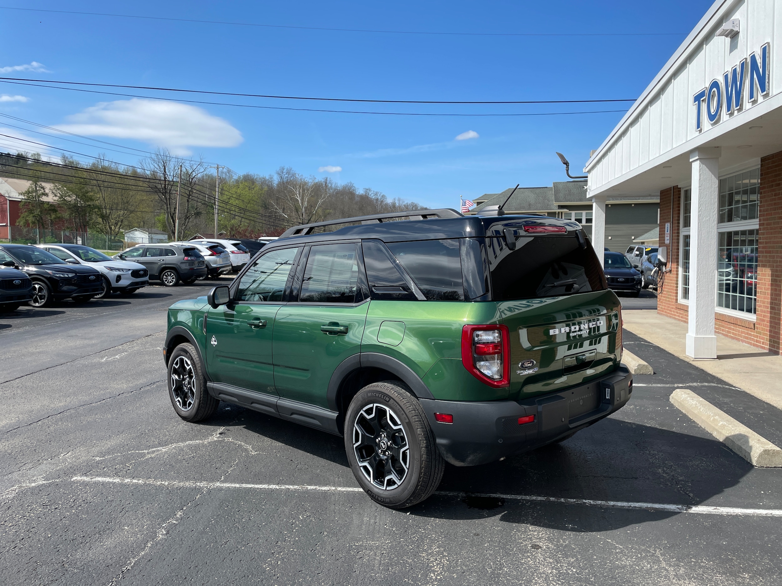 2025 Ford Bronco Sport Outer Banks 4X4 - 6