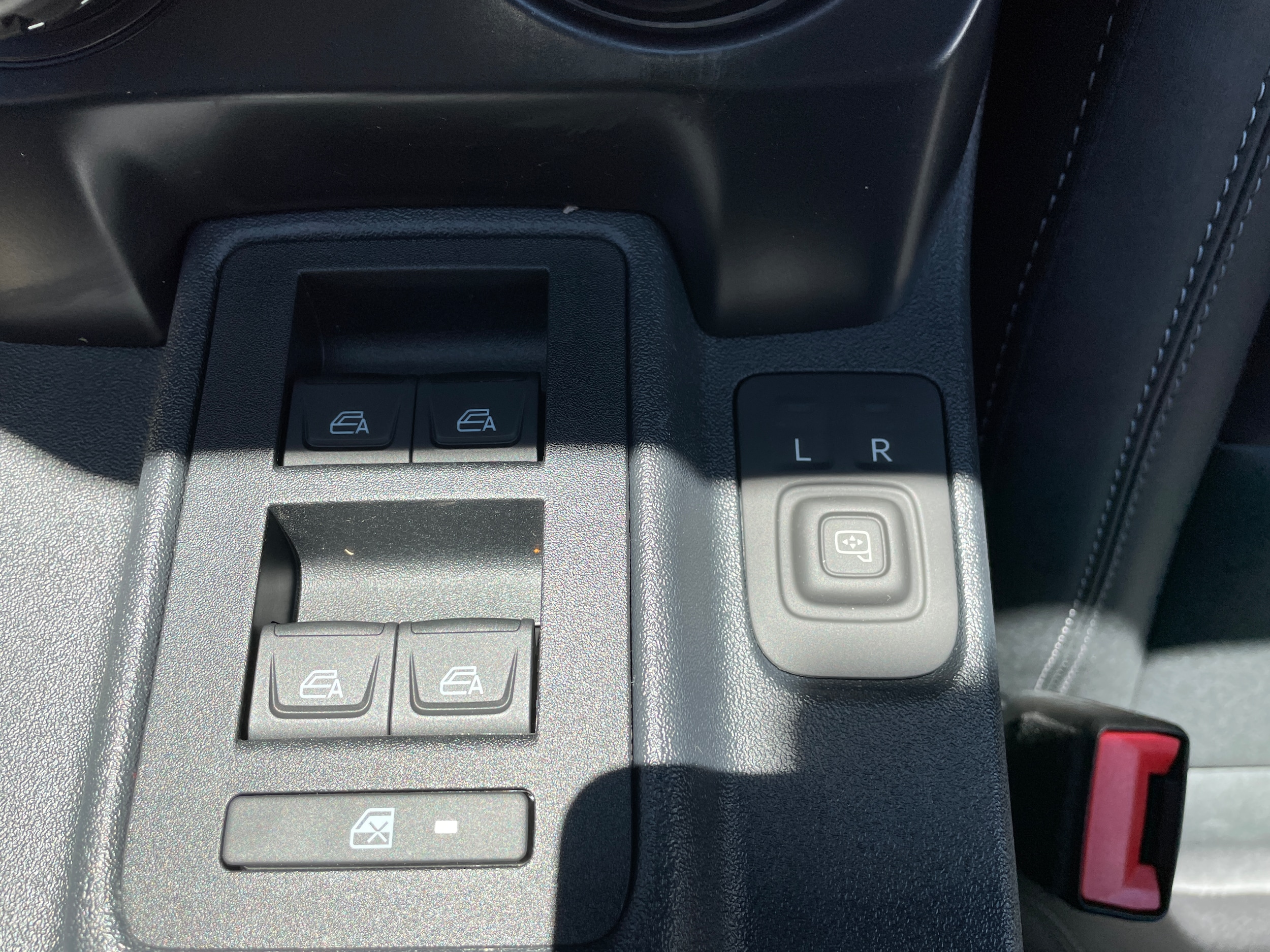 2026 Ford Bronco photo 23 of 33