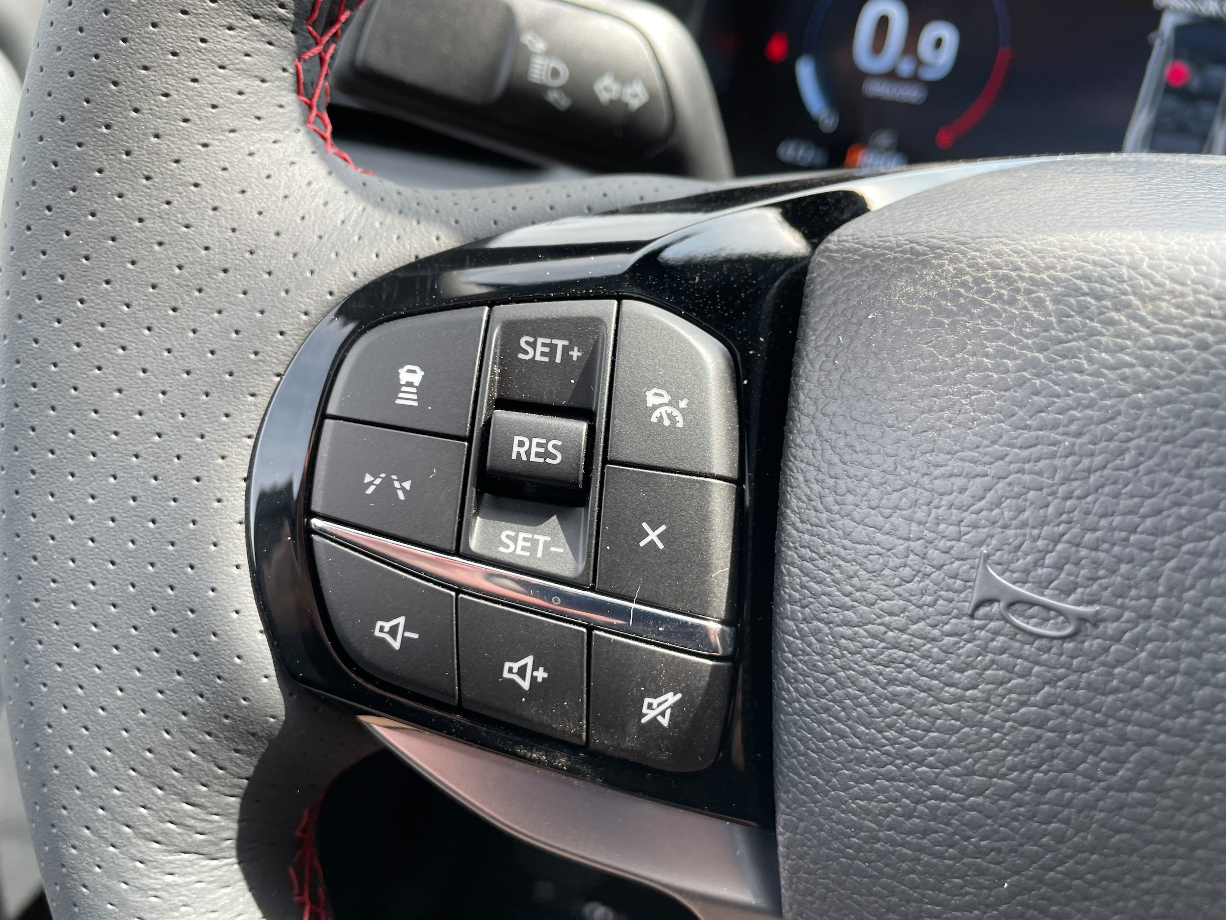 2026 Ford Explorer ST-Line Star White Metallic Tri-Coat at Town & Country Ford