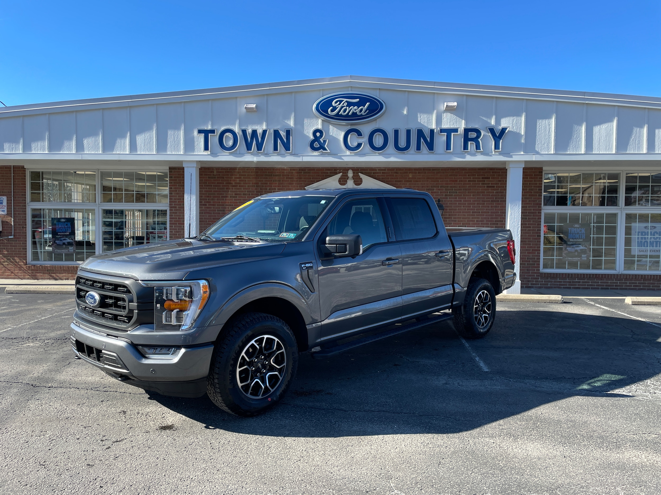 2023 Ford F-150 XLT - 0