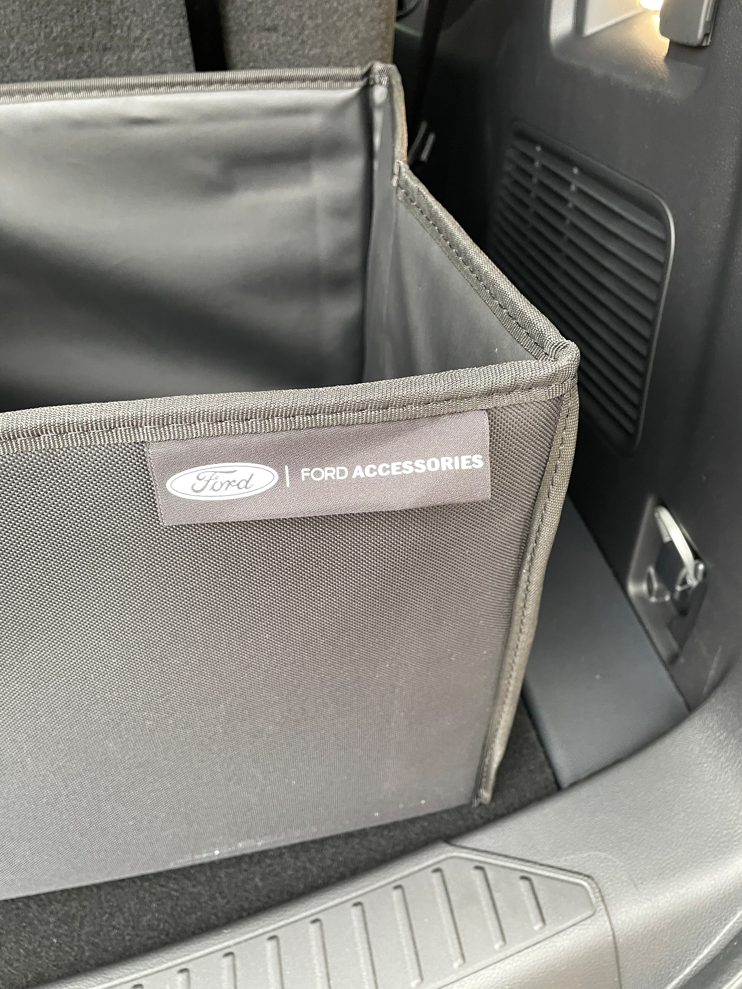 2026 Ford Explorer Active Space White Metallic at Town & Country Ford