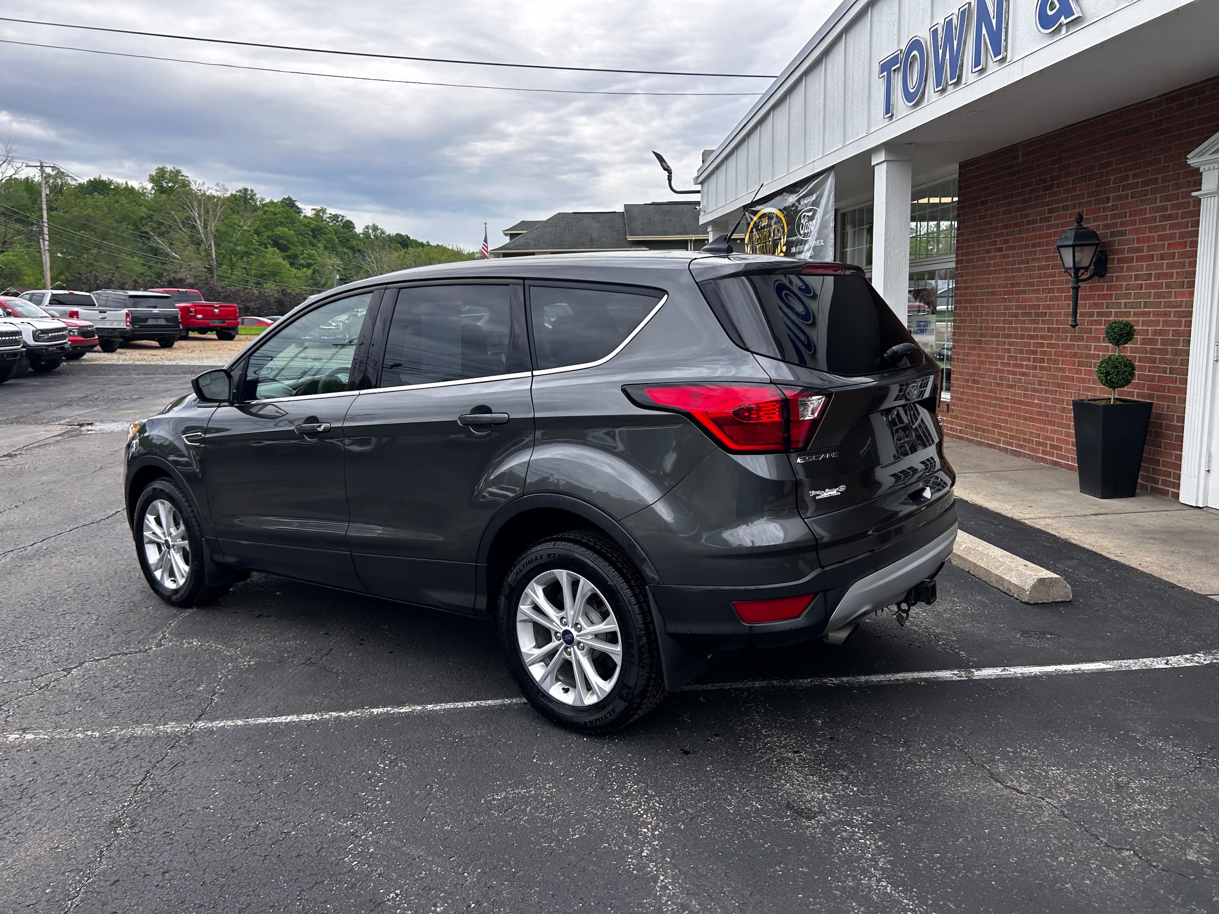 2019 Ford Escape SE Magnetic Metallic at Premiere Auto Sales