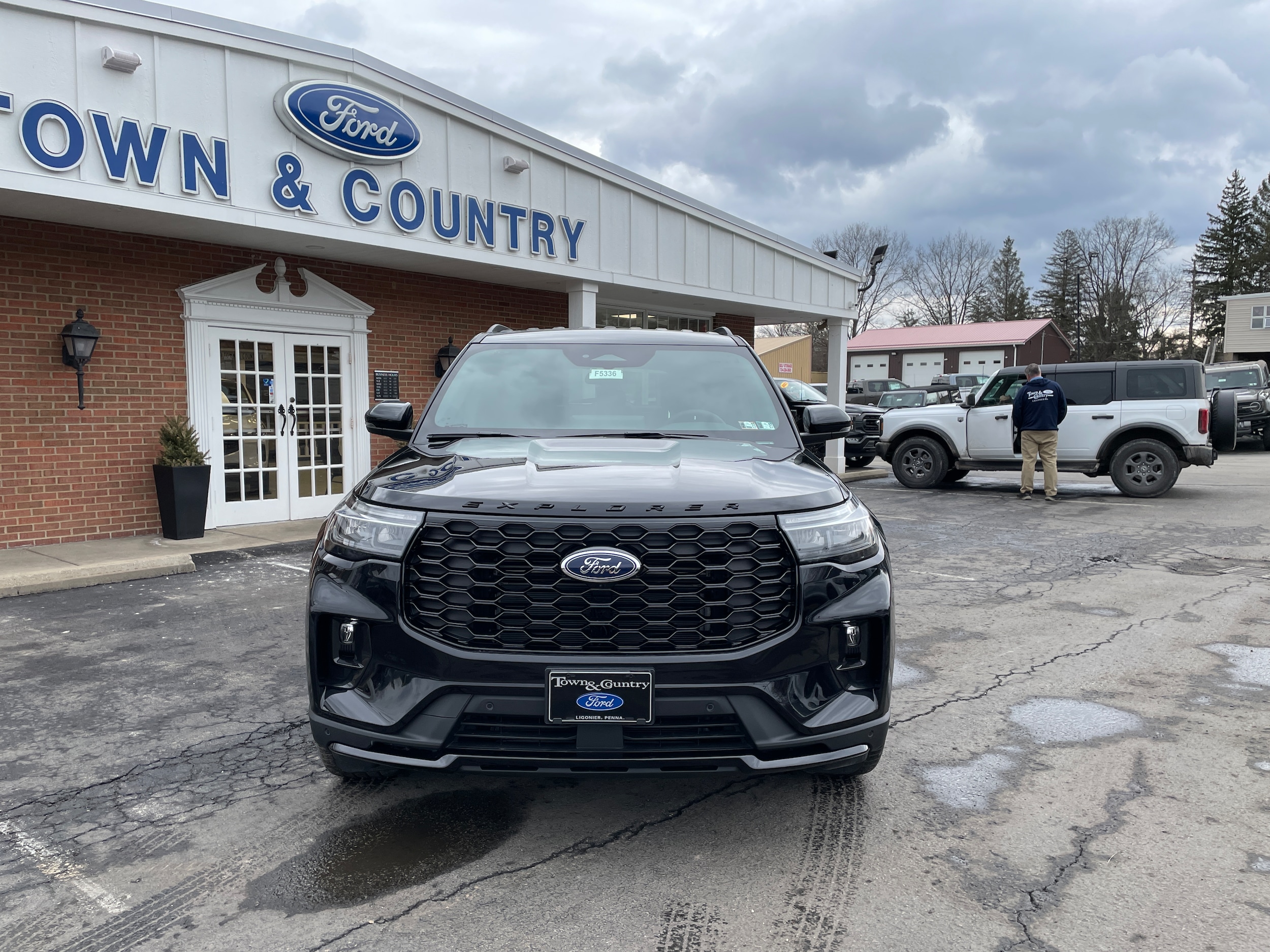 2026 Ford Explorer ST-Line - 1