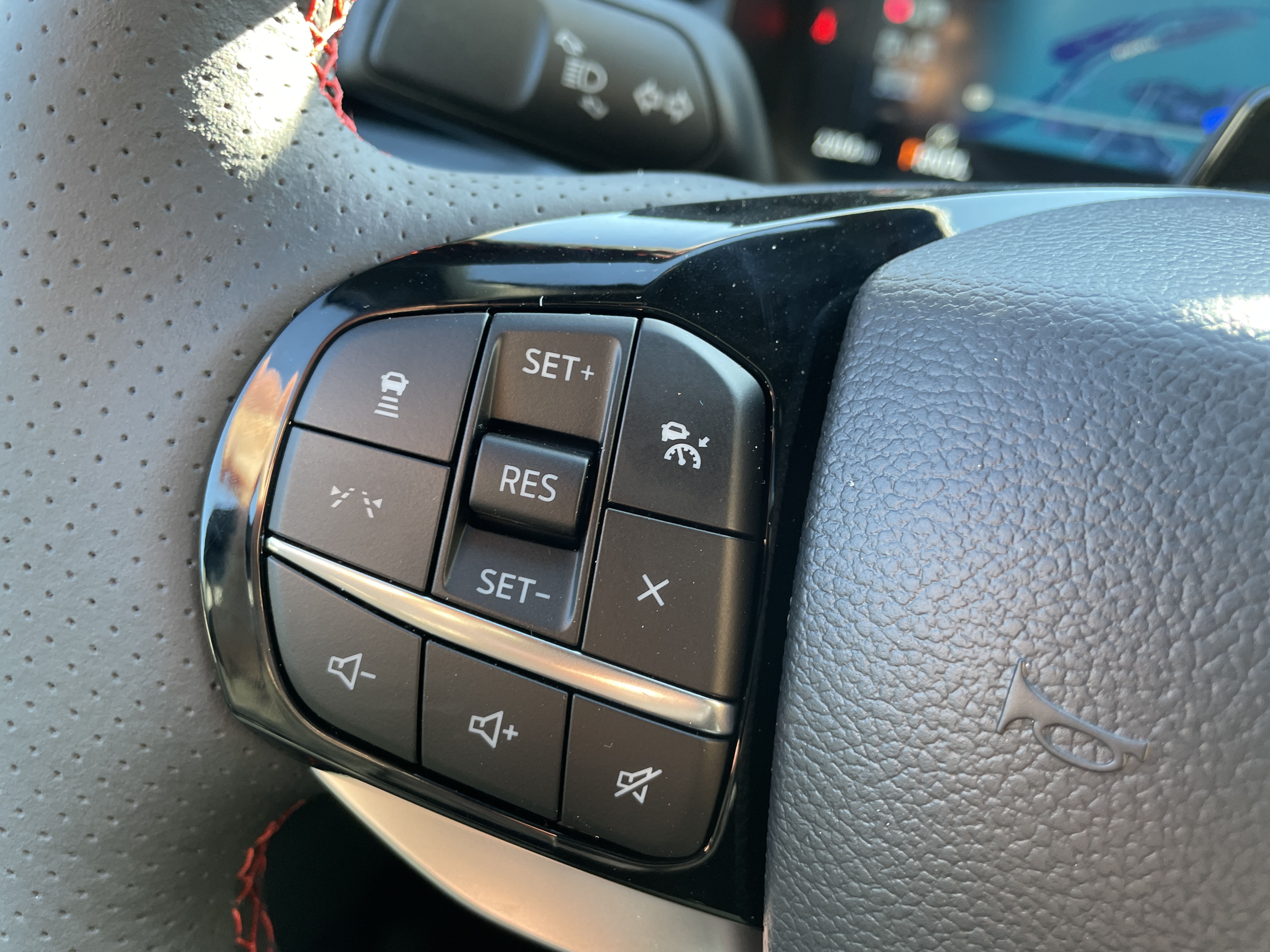 2027 Ford Explorer photo 19 of 35