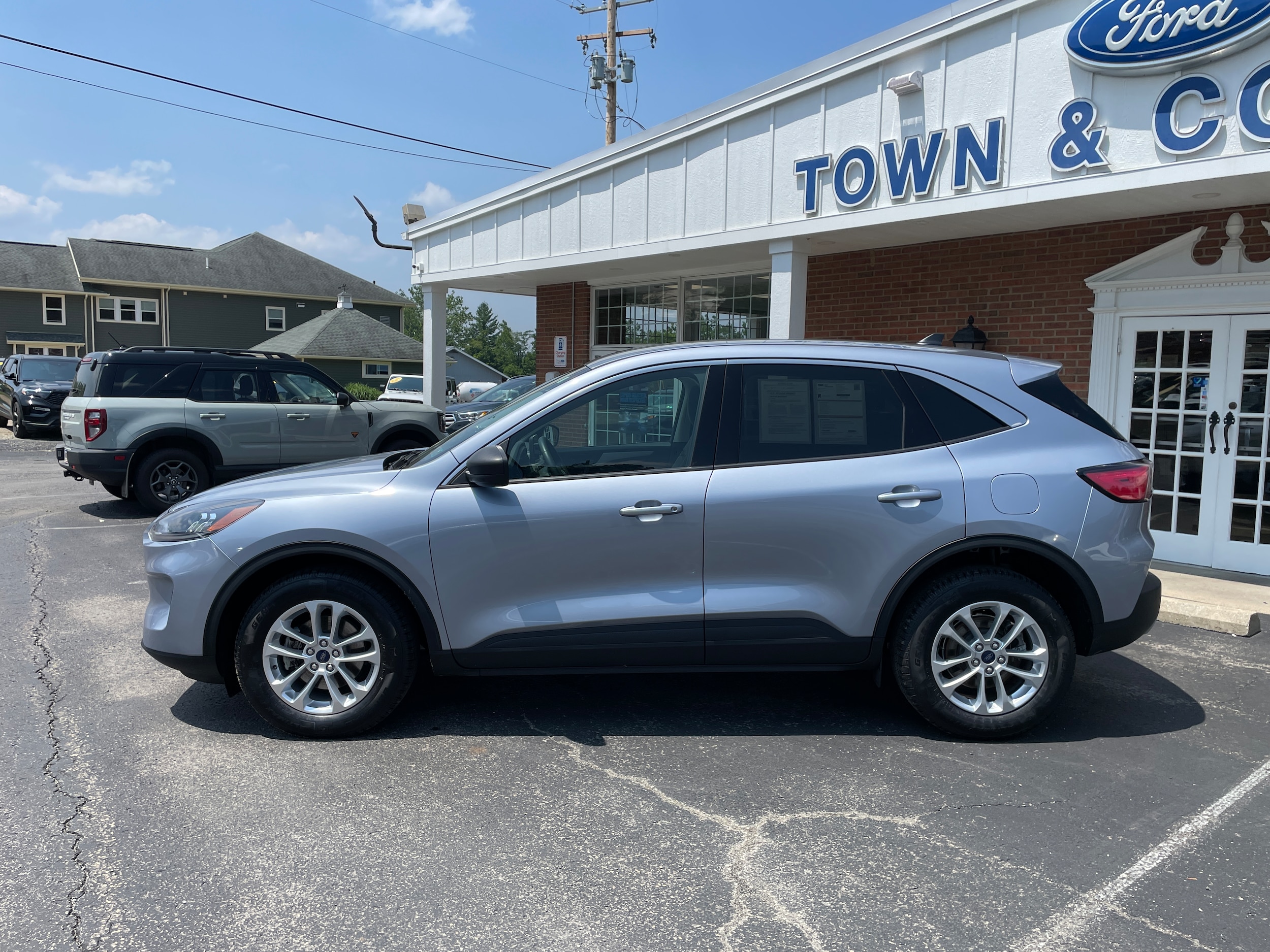 2022 Ford Escape SE Iced Blue Silver Metallic at Warne Motors