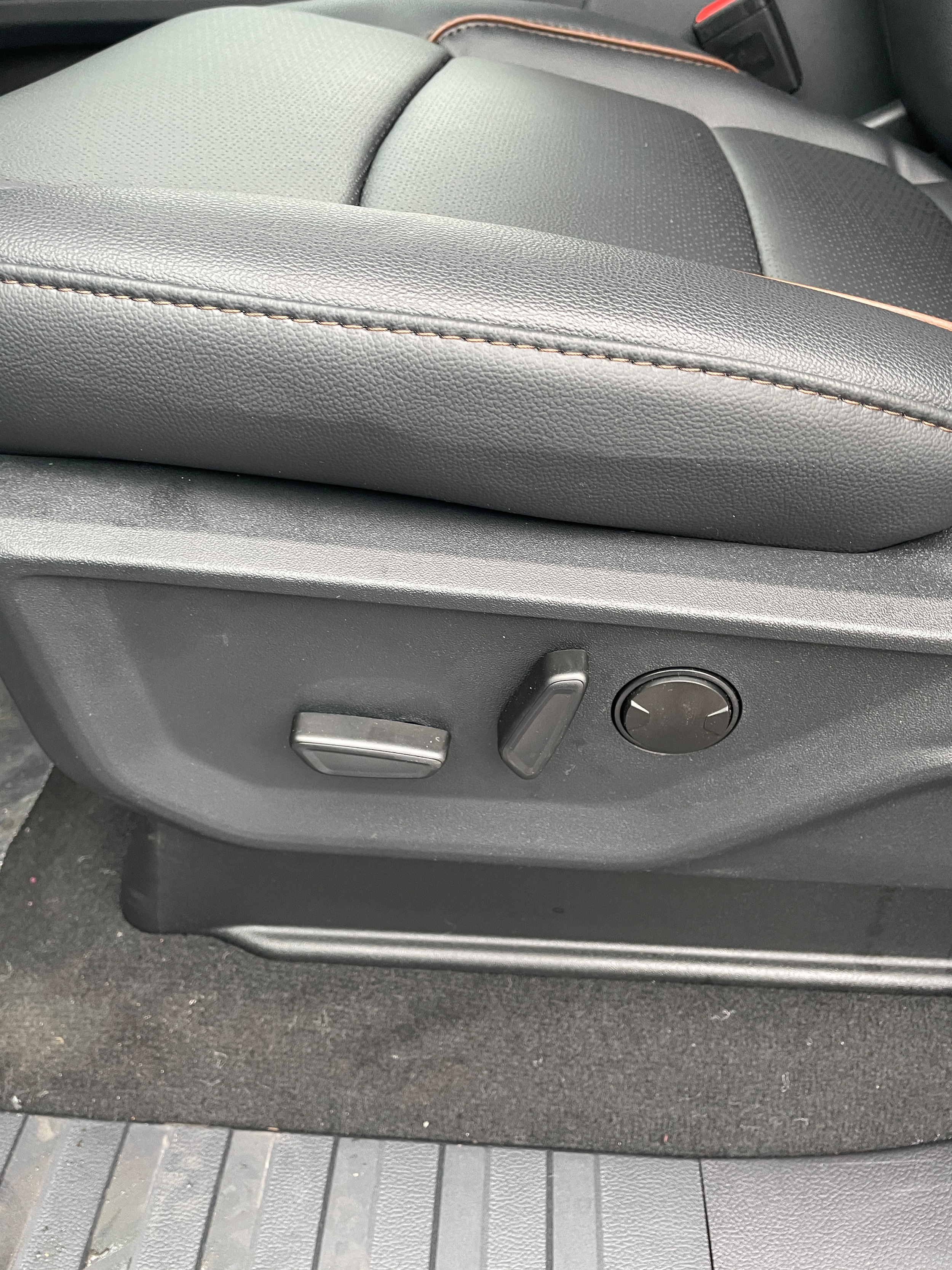 2026 Ford F-350 Pickup F-350&reg; Lariat&reg; Oxford White at Town & Country Ford