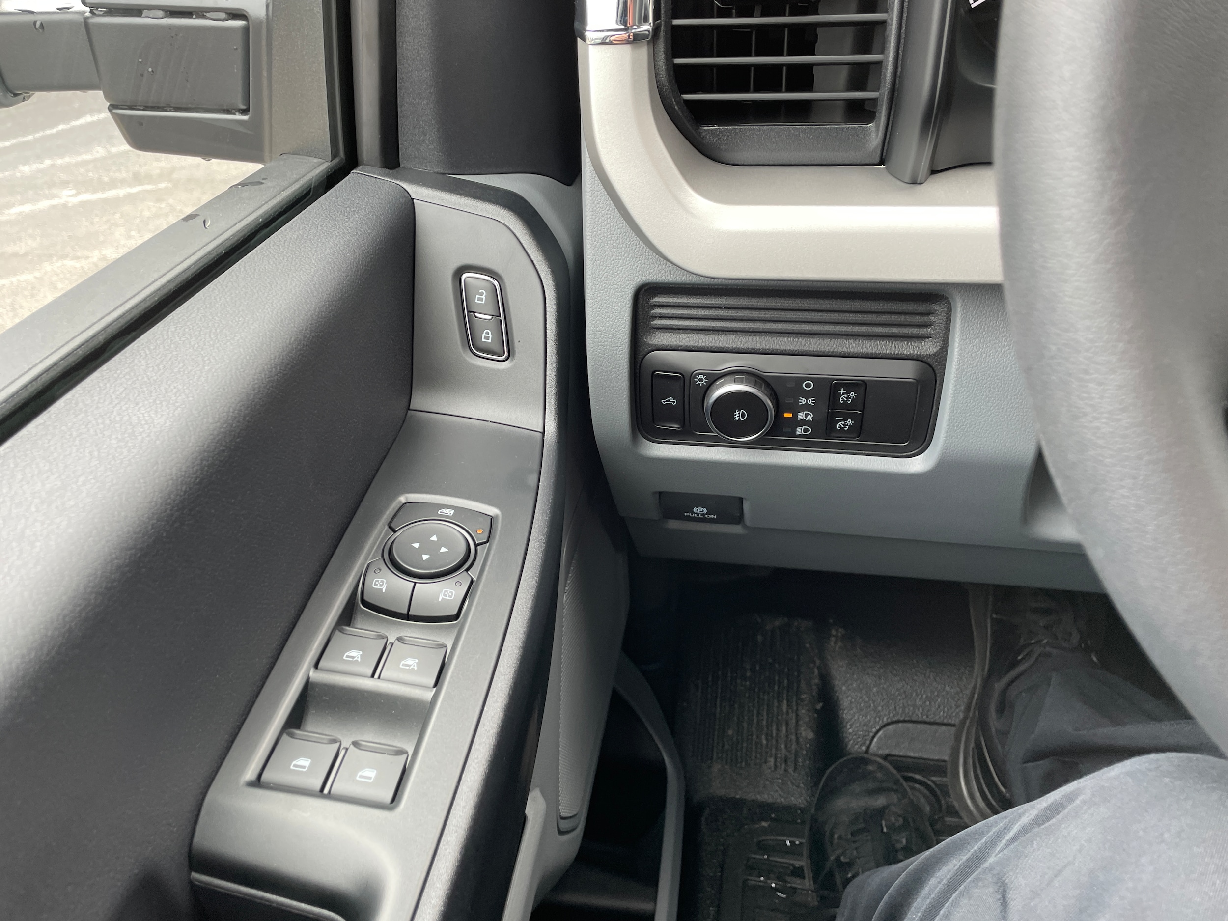 2027 Ford F-350 Pickup F-350&reg; XL Oxford White at Town & Country Ford