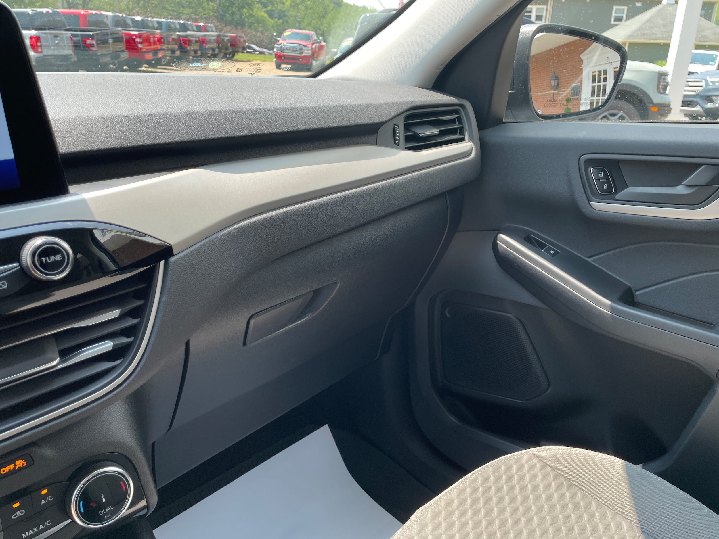 2022 Ford Escape SE Iced Blue Silver Metallic at Warne Motors