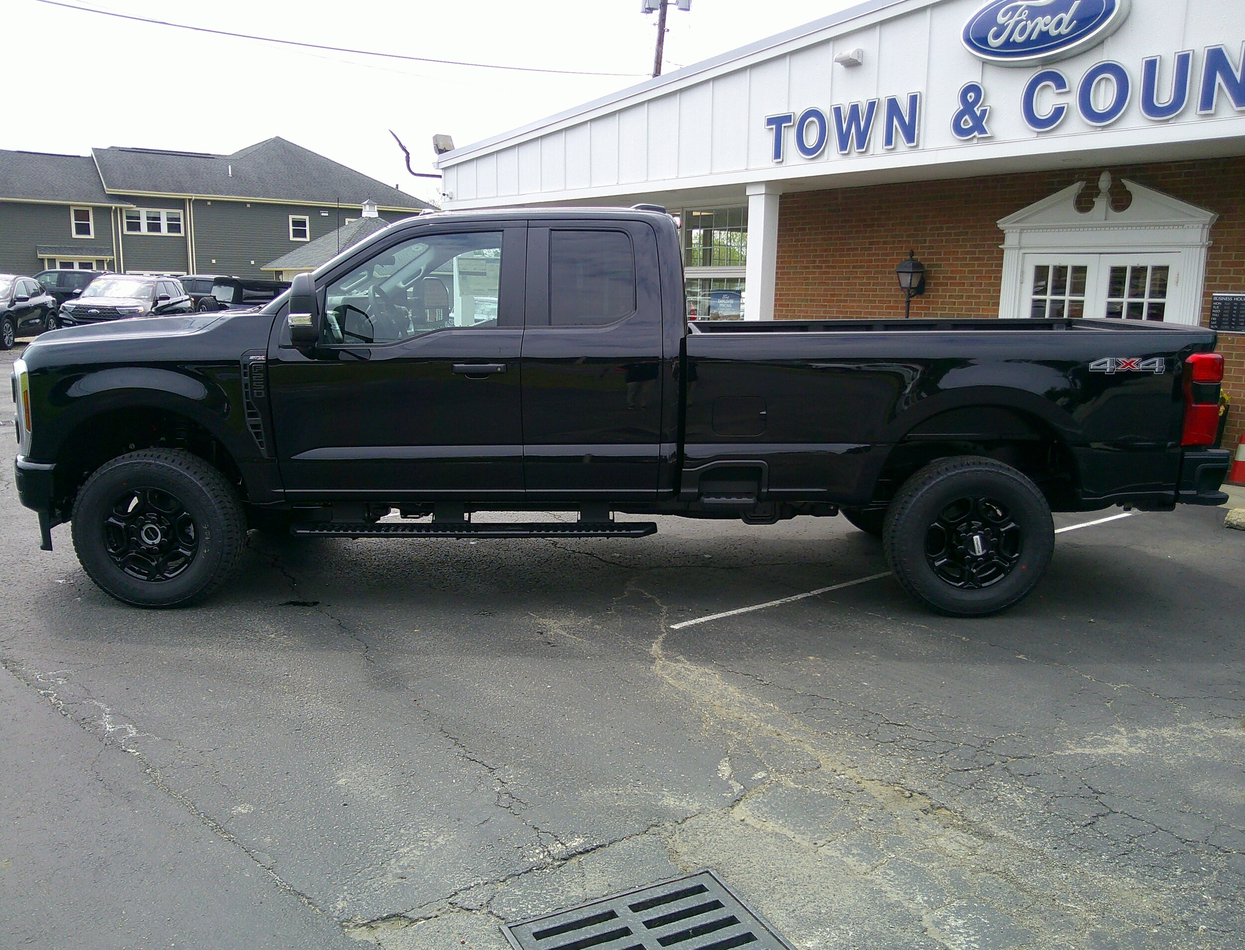 2025 Ford F-250 XL photo 2