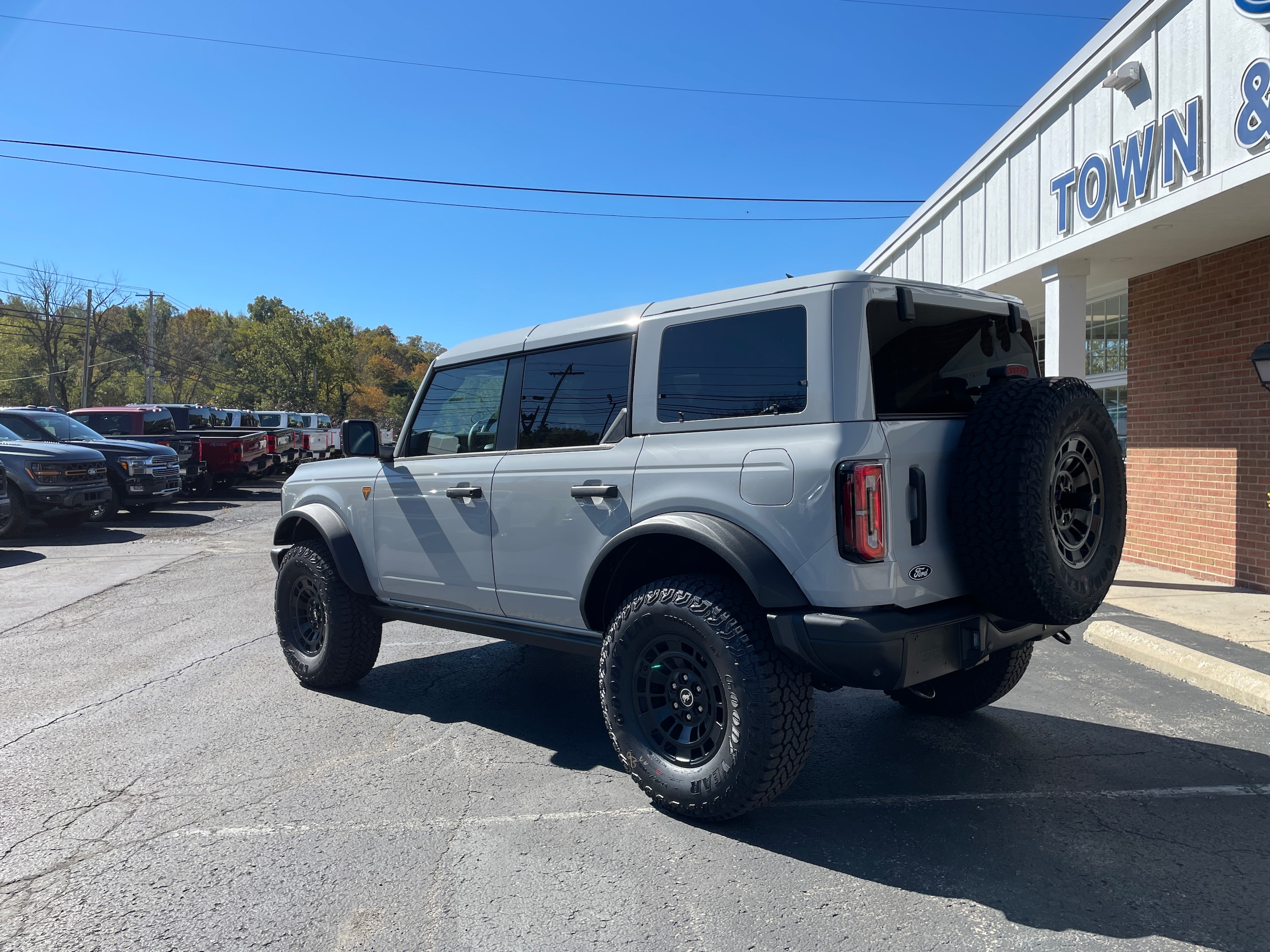 2026 Ford Bronco photo 8 of 33