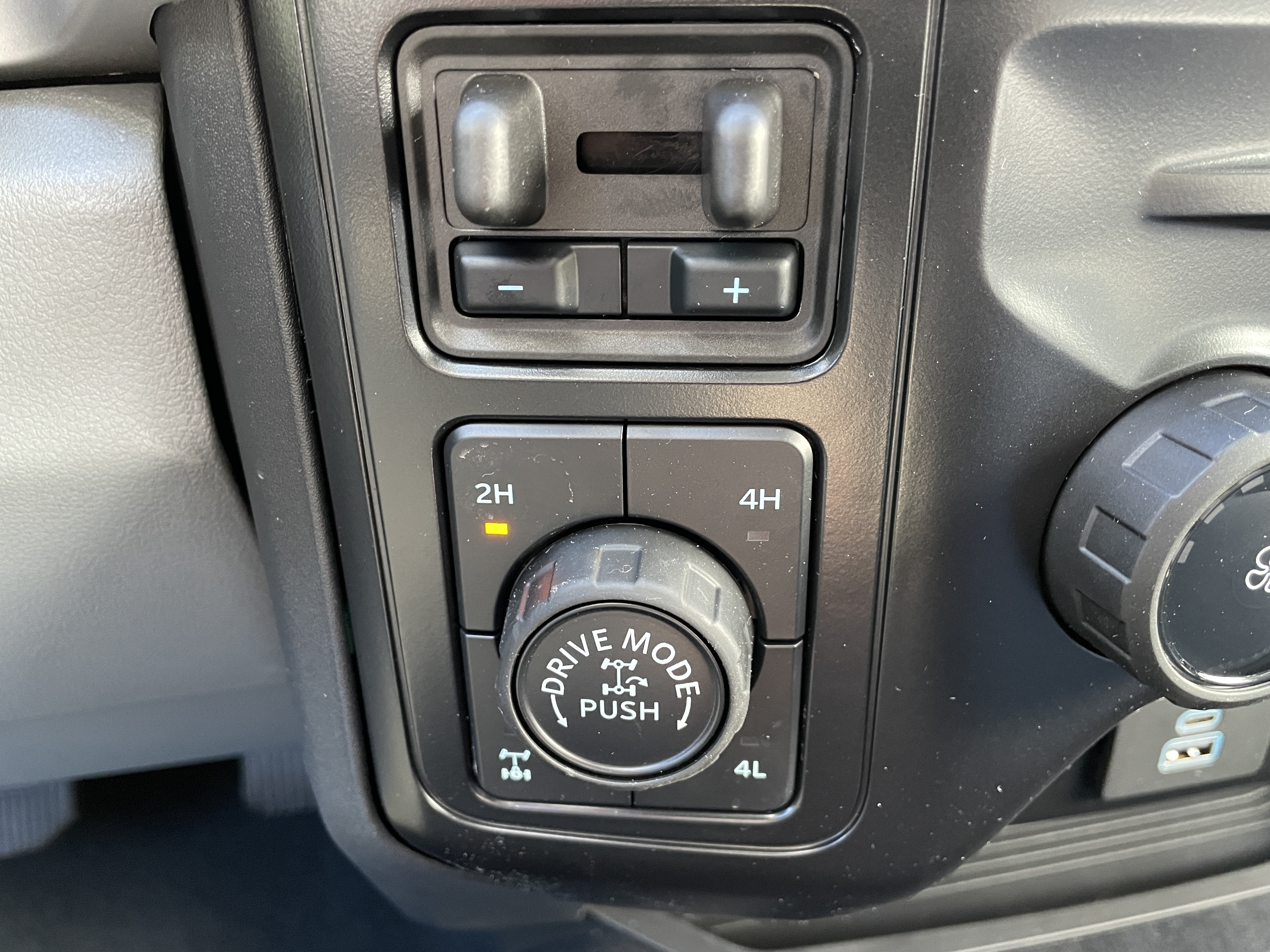 2027 Ford F-250 Pickup photo 19 of 33